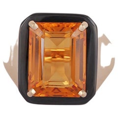 Ring mit 7,06 Karat Citrin und schwarzem Onyx in 18 Karat Gelbgold besetzt