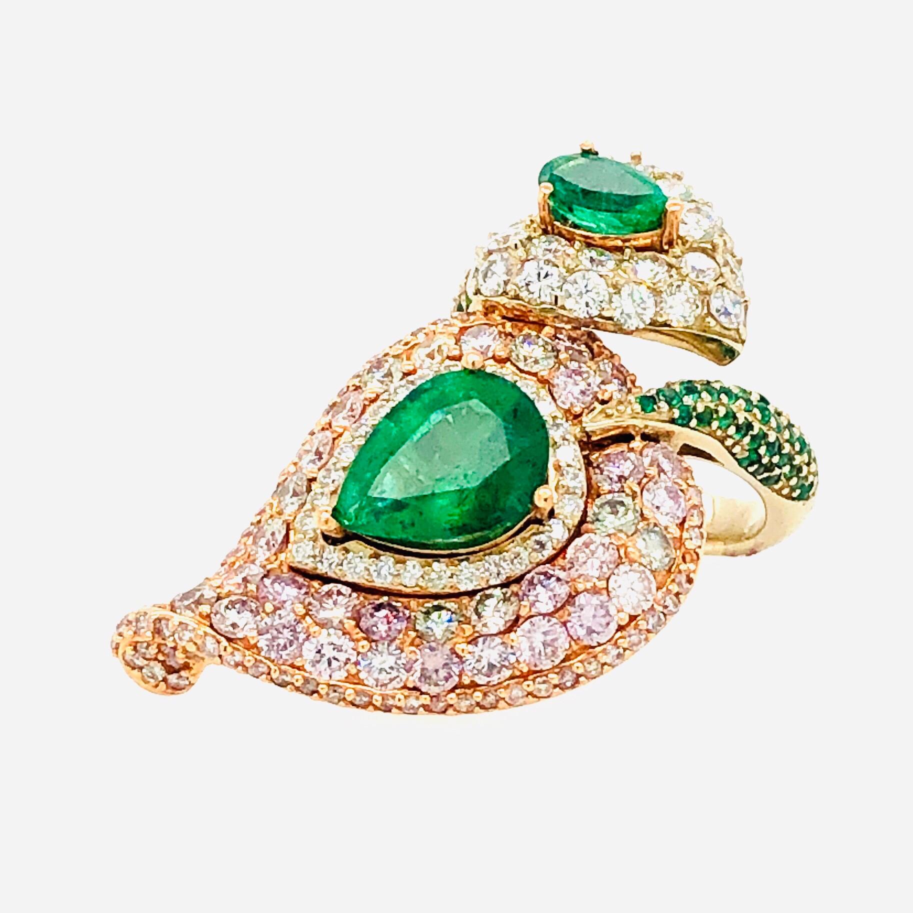 Women's 7.06 Carat Pink Diamonds and Emerald Ring 18 Karat Gold For Sale