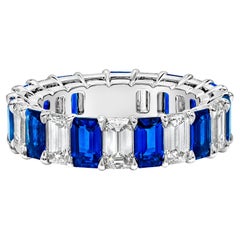 7,06 Karat Smaragdschliff abwechselnd blauer Saphir und Diamant-Hochzeitsring