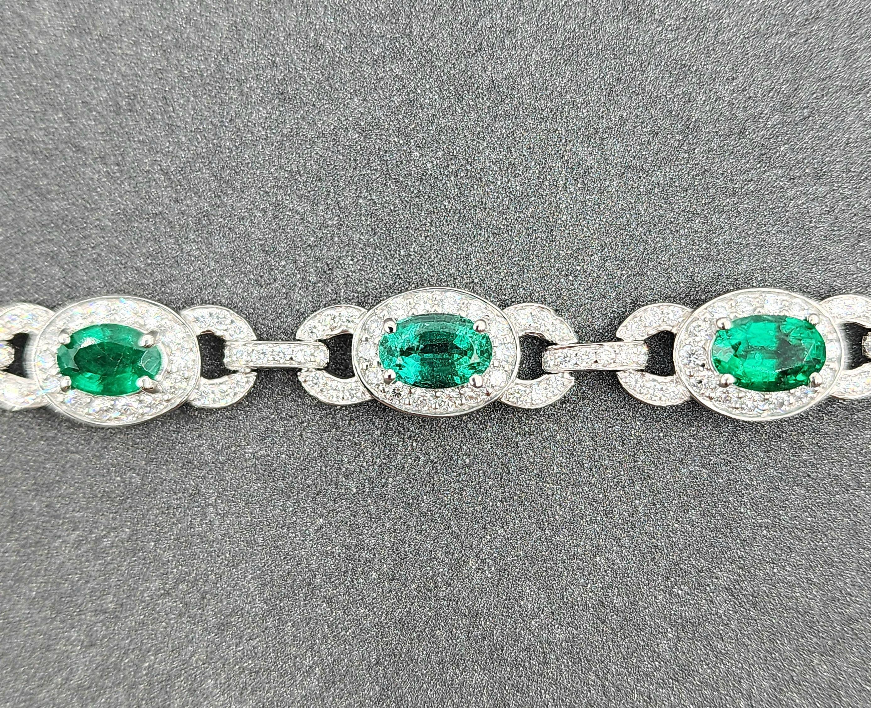 Moderne Bracelet d'émeraudes naturelles et de diamants de 7.06 ct en vente