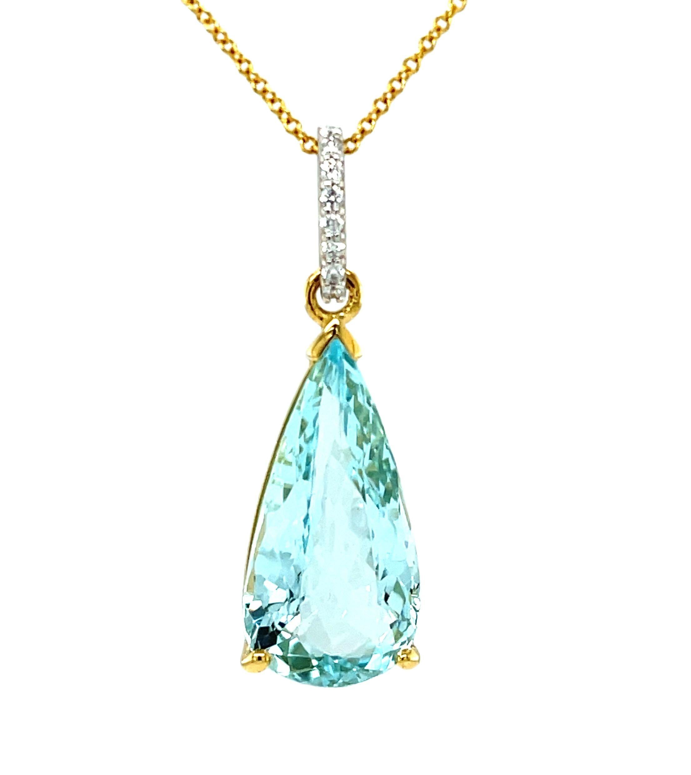 7.07 Carat Aquamarine and Diamond Pendant in White and Yellow Gold For Sale 4