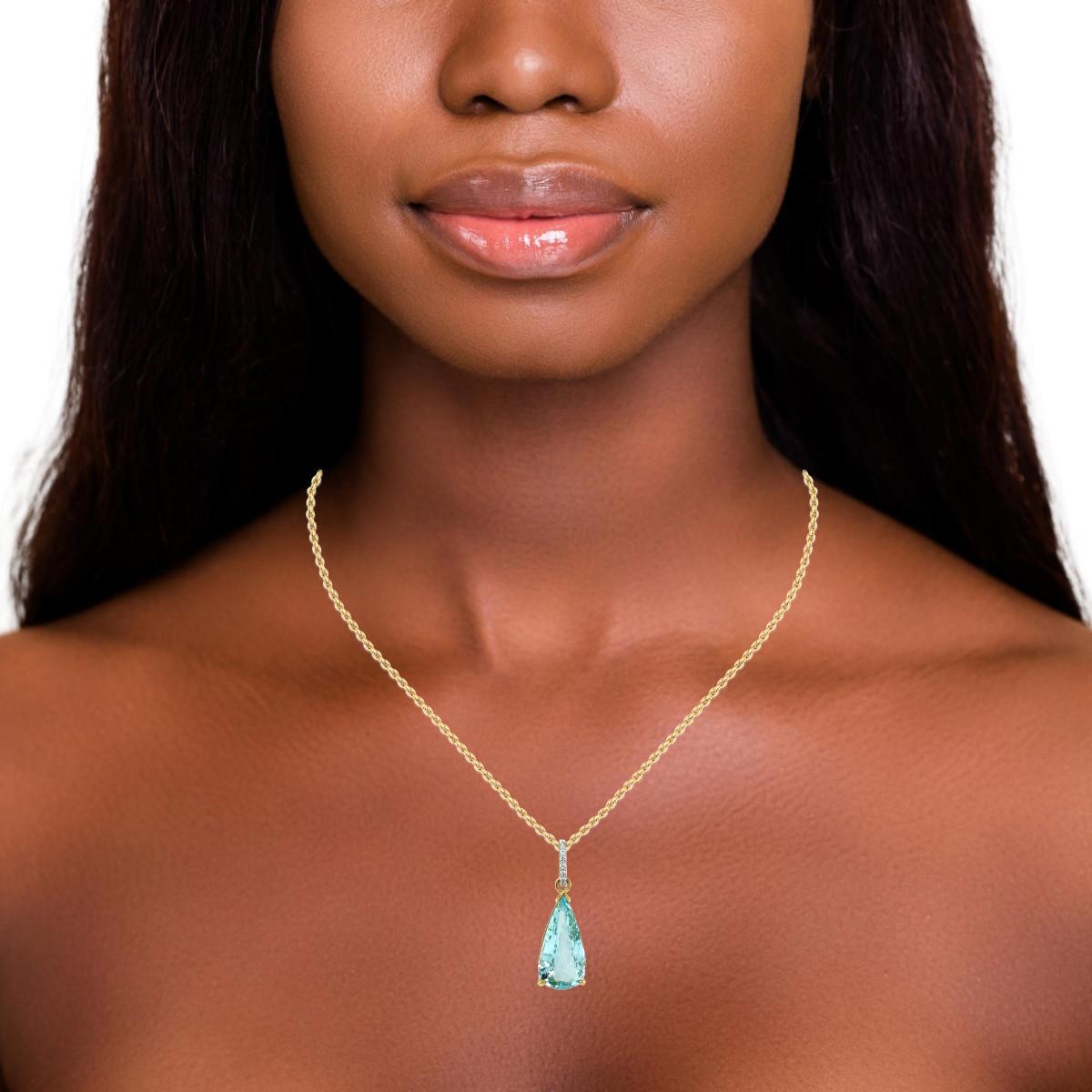 7.07 Carat Aquamarine and Diamond Pendant in White and Yellow Gold For Sale 1