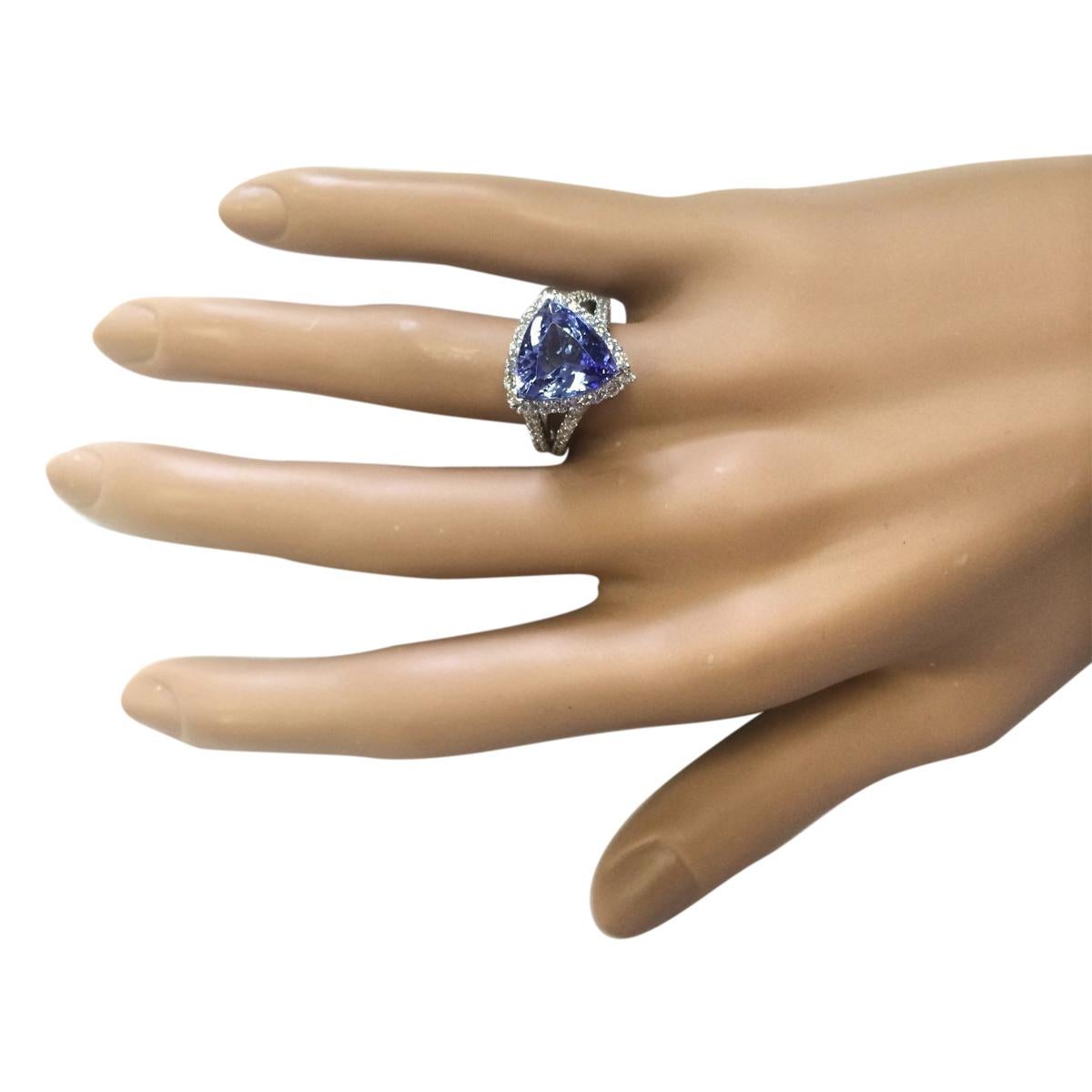 Natural Tanzanite Diamond Ring In 14 Karat White Gold  In New Condition For Sale In Los Angeles, CA