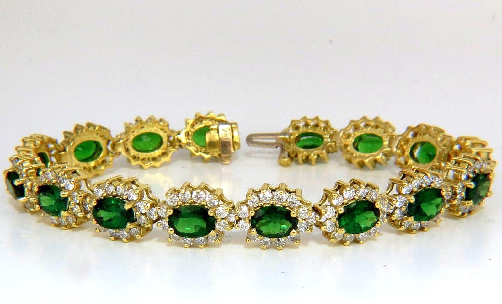 Women's 70.72 Carat Natural Tsavorites Diamond Bracelet Earrings Necklace Suite For Sale