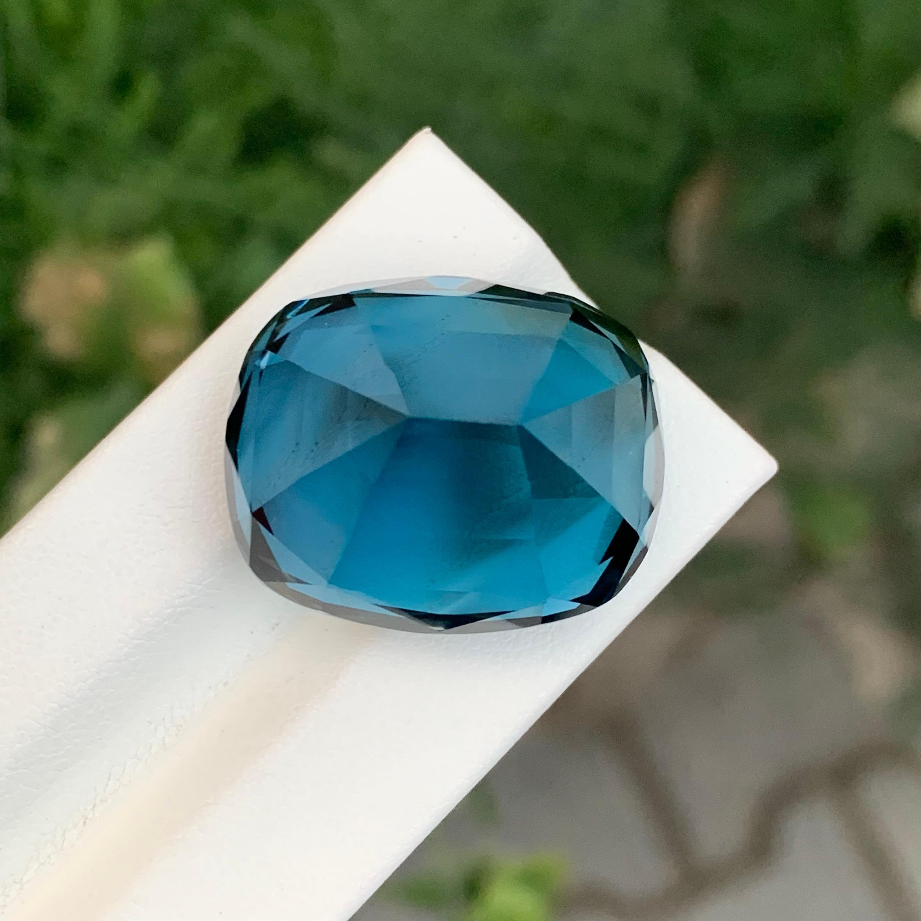  Topaze bleue londonienne élégante en forme de coussin de 70,80 carats Unisexe 