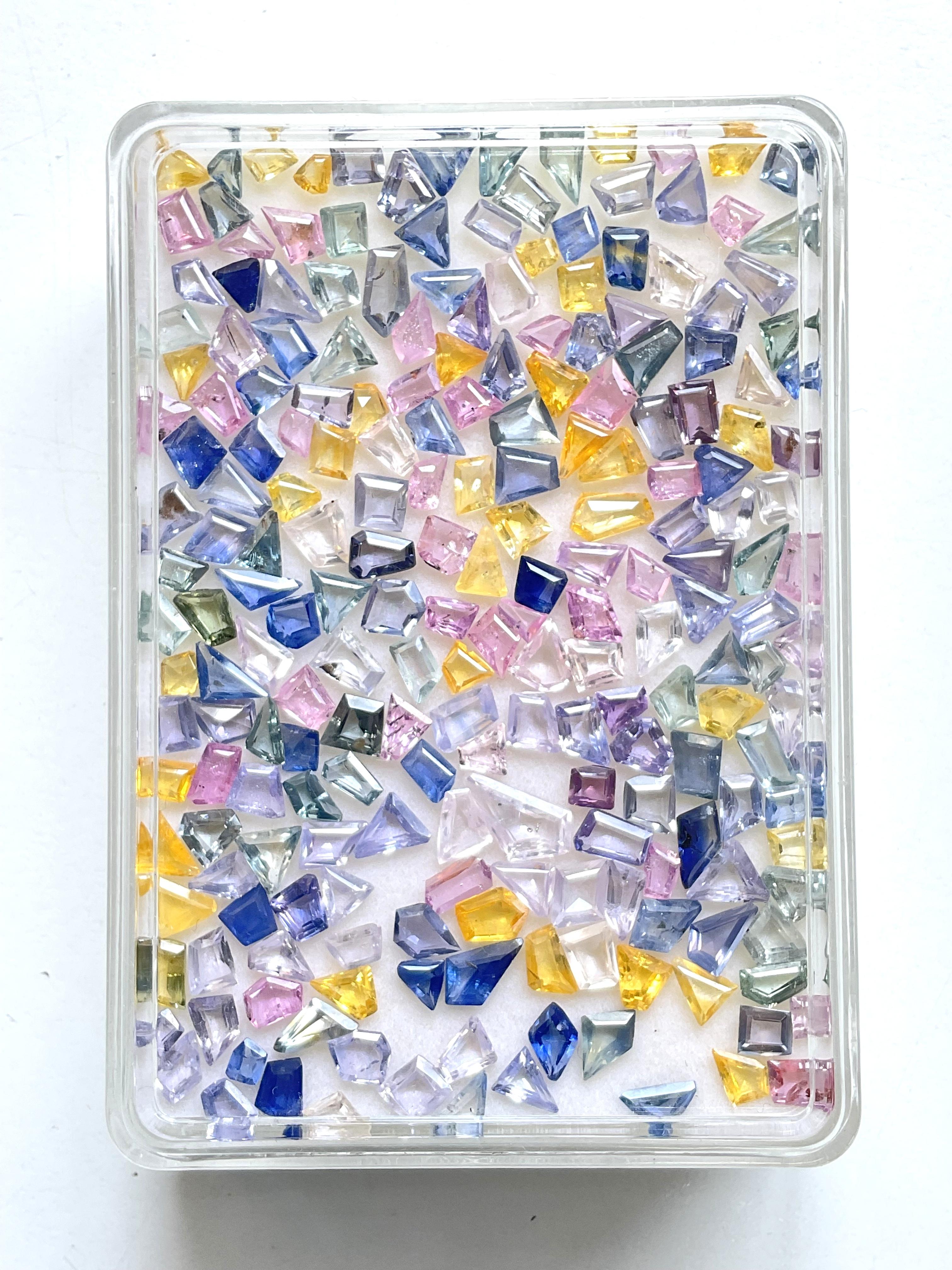 70,81 Karat Multi-Saphir Fancy-Schliff Stein Top-Qualität für Schmuck natürlichen Edelstein für Damen oder Herren im Angebot