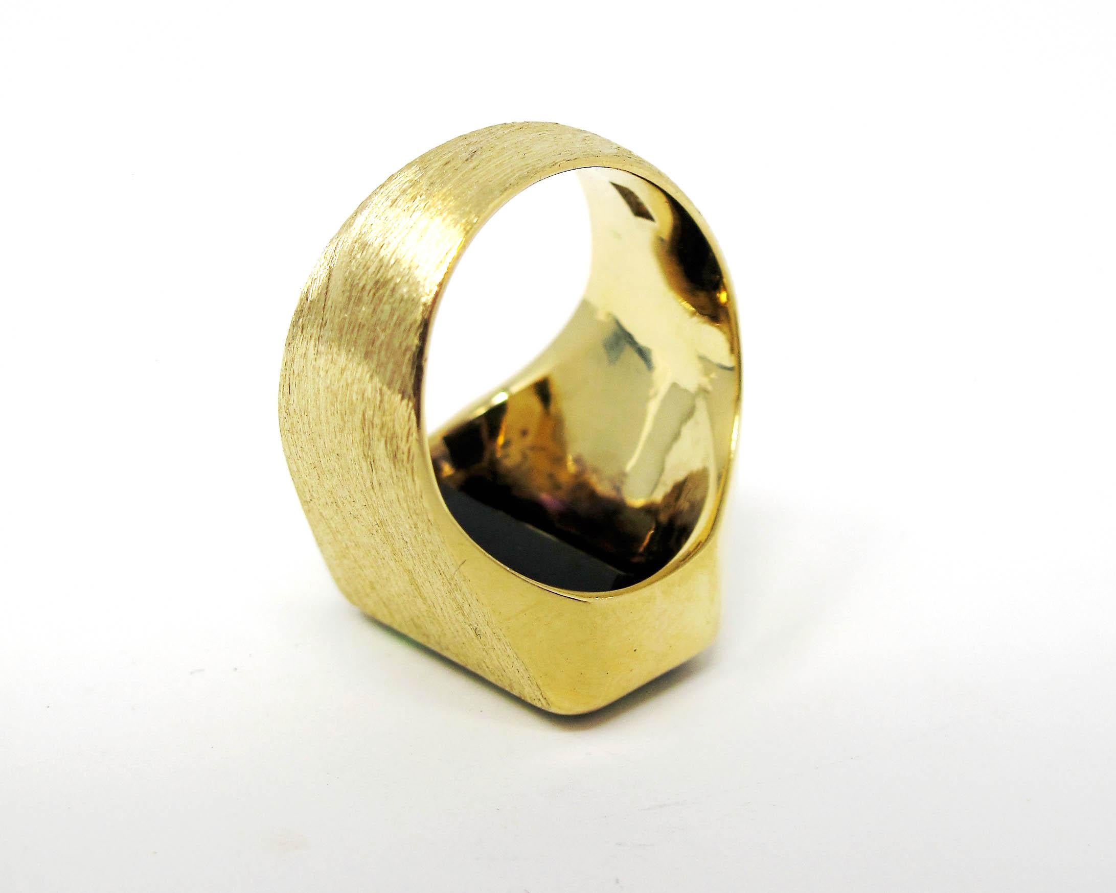 7.09 Carat Men's Emerald Cut Green Tourmaline Signet Style Ring 18 Karat Gold In Fair Condition In Scottsdale, AZ