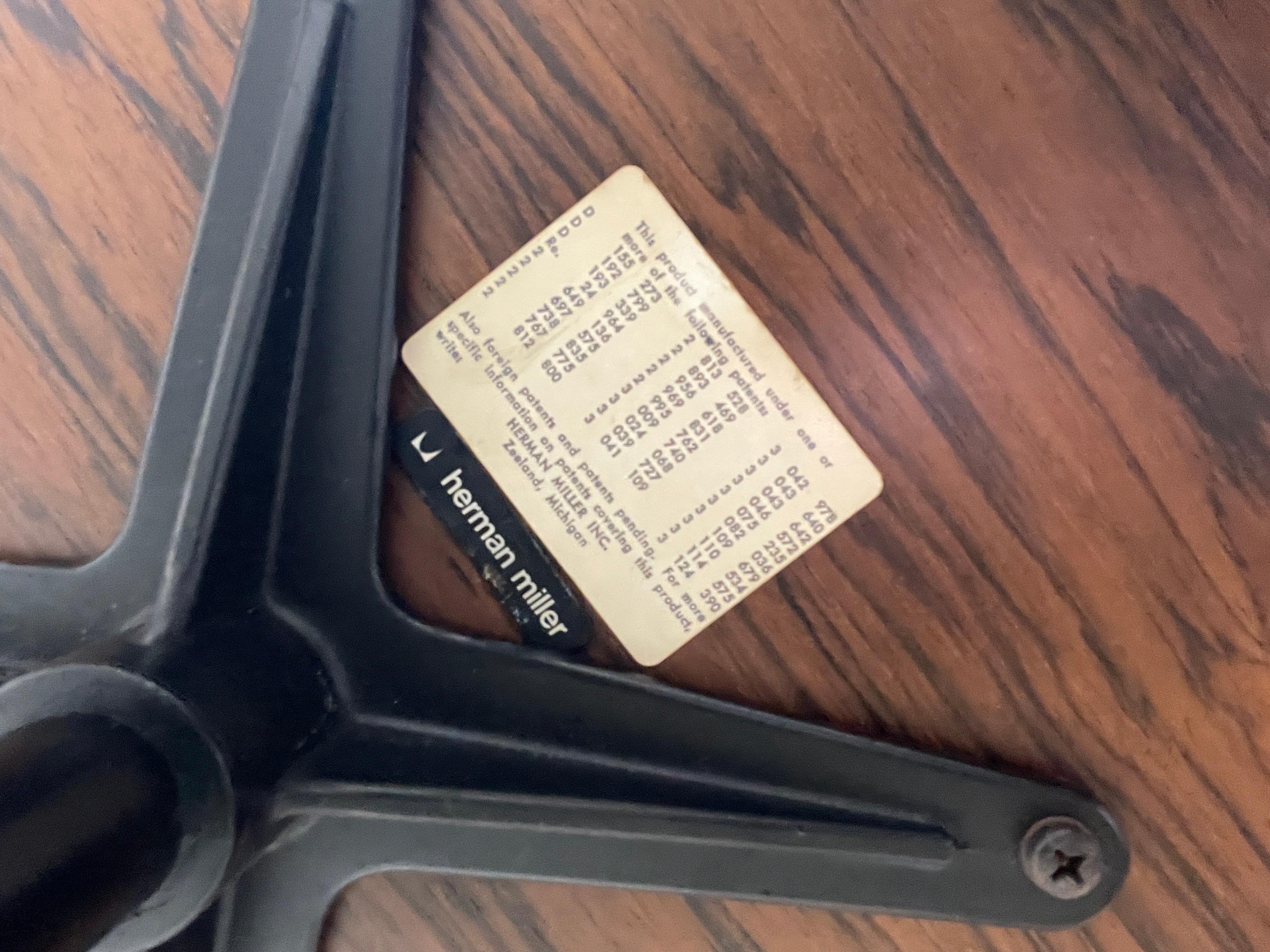 70s 80s Eames for Herman Miller 670/671 Lounge Chair and Ottoman For Sale 6