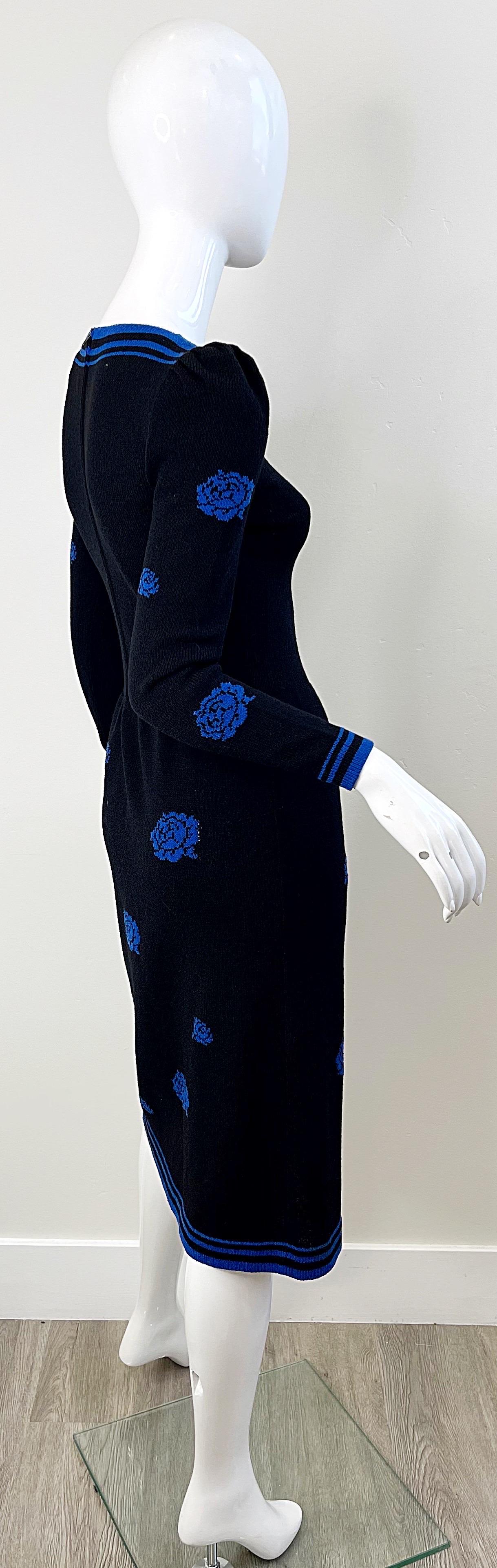 70s Adolfo For Saks 5th Avenue Black Blue Flower Print Vintage 1970s Knit Dress For Sale 8
