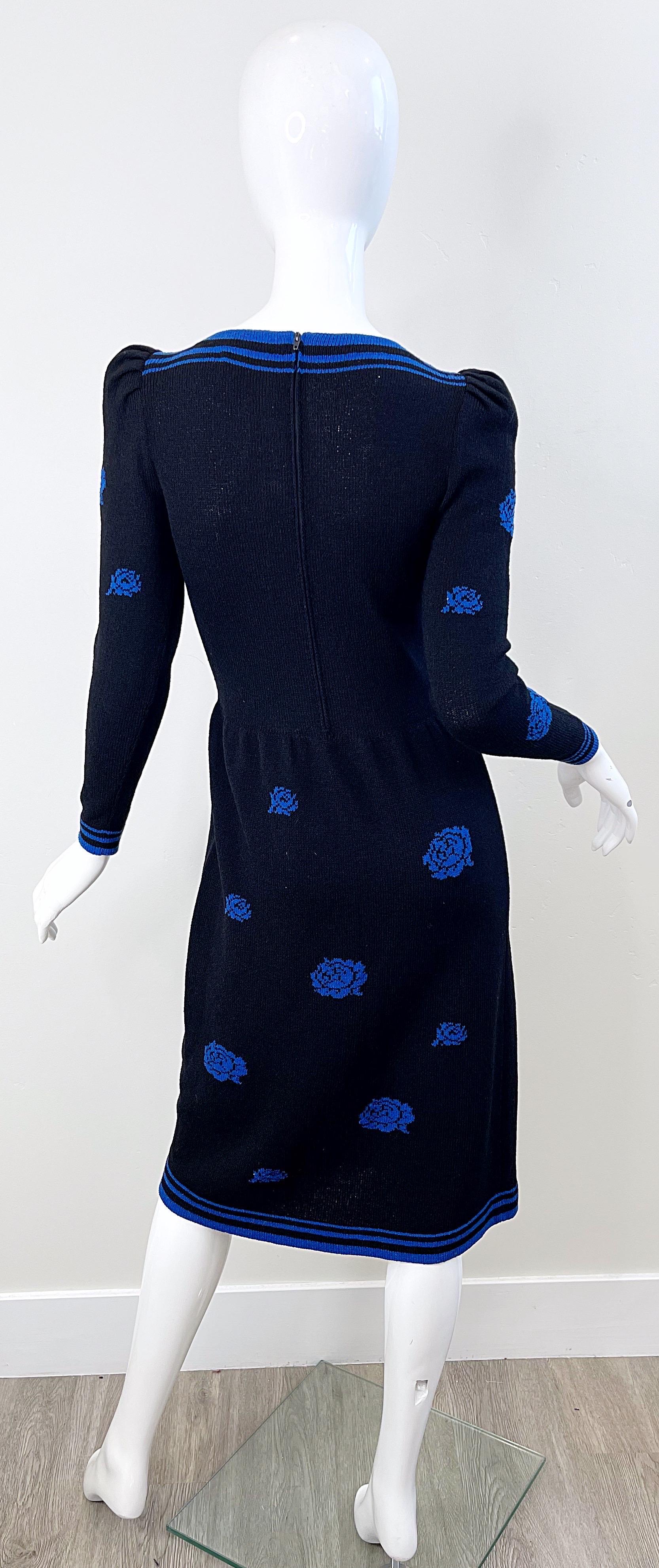 70s Adolfo For Saks 5th Avenue Black Blue Flower Print Vintage 1970s Knit Dress For Sale 9