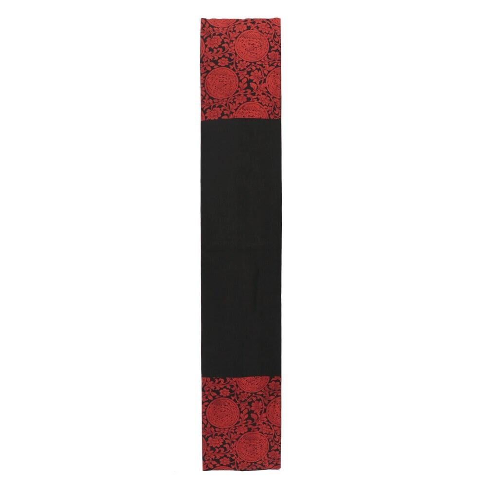 A.N.G.E.L.O. Vintage Cult black silk Obi belt with red jacquard details.

Measurements
Length: 175 cm
Width: 30 cm

Product code: X1320

Composition: 100% Silk

Made in: Japan

Condition: Never worn