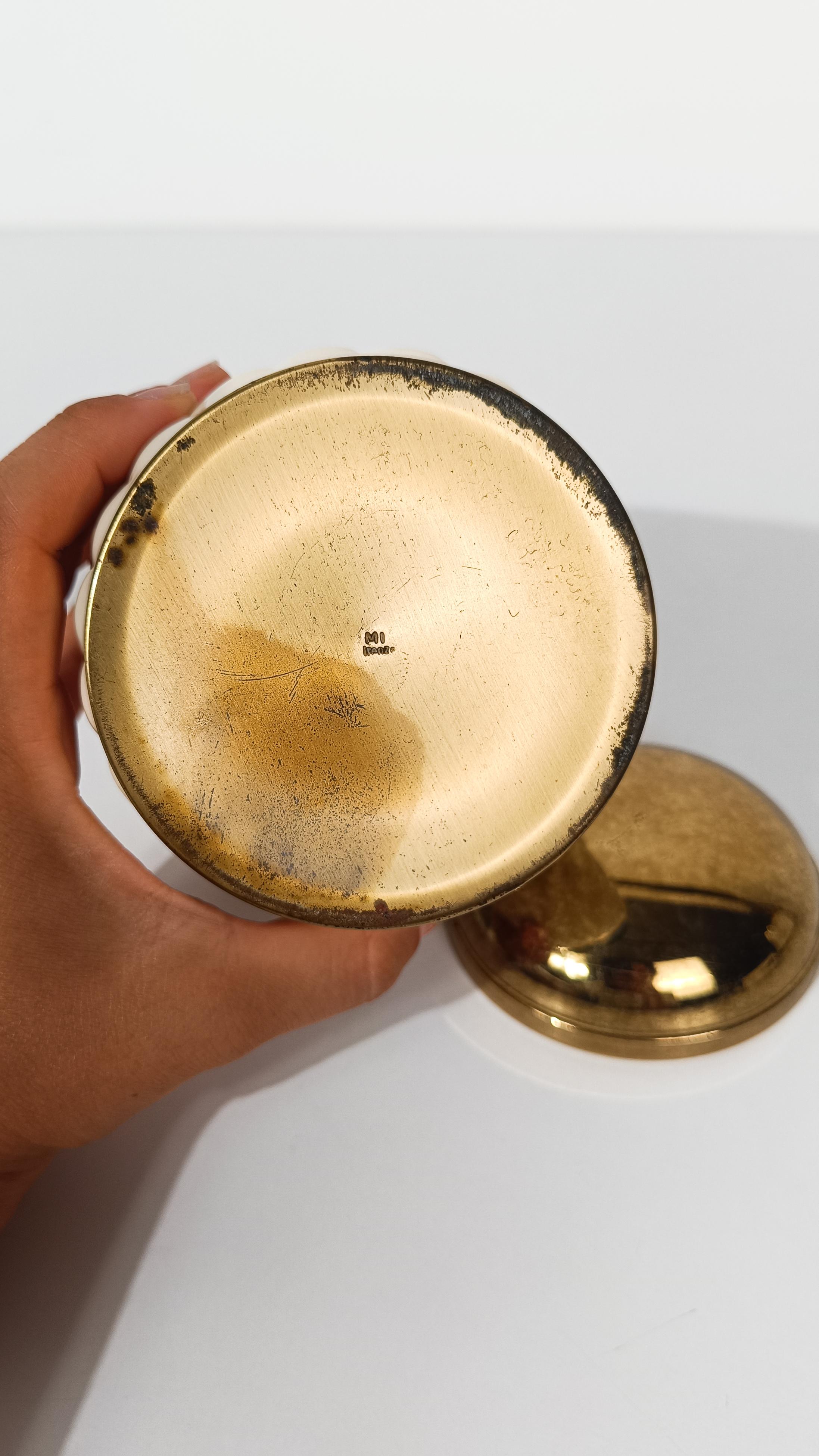 Set da cocktail da bar anni '70 in ottone e ceramica a coste bianco avorio, stile Tommaso Barbi in vendita 10