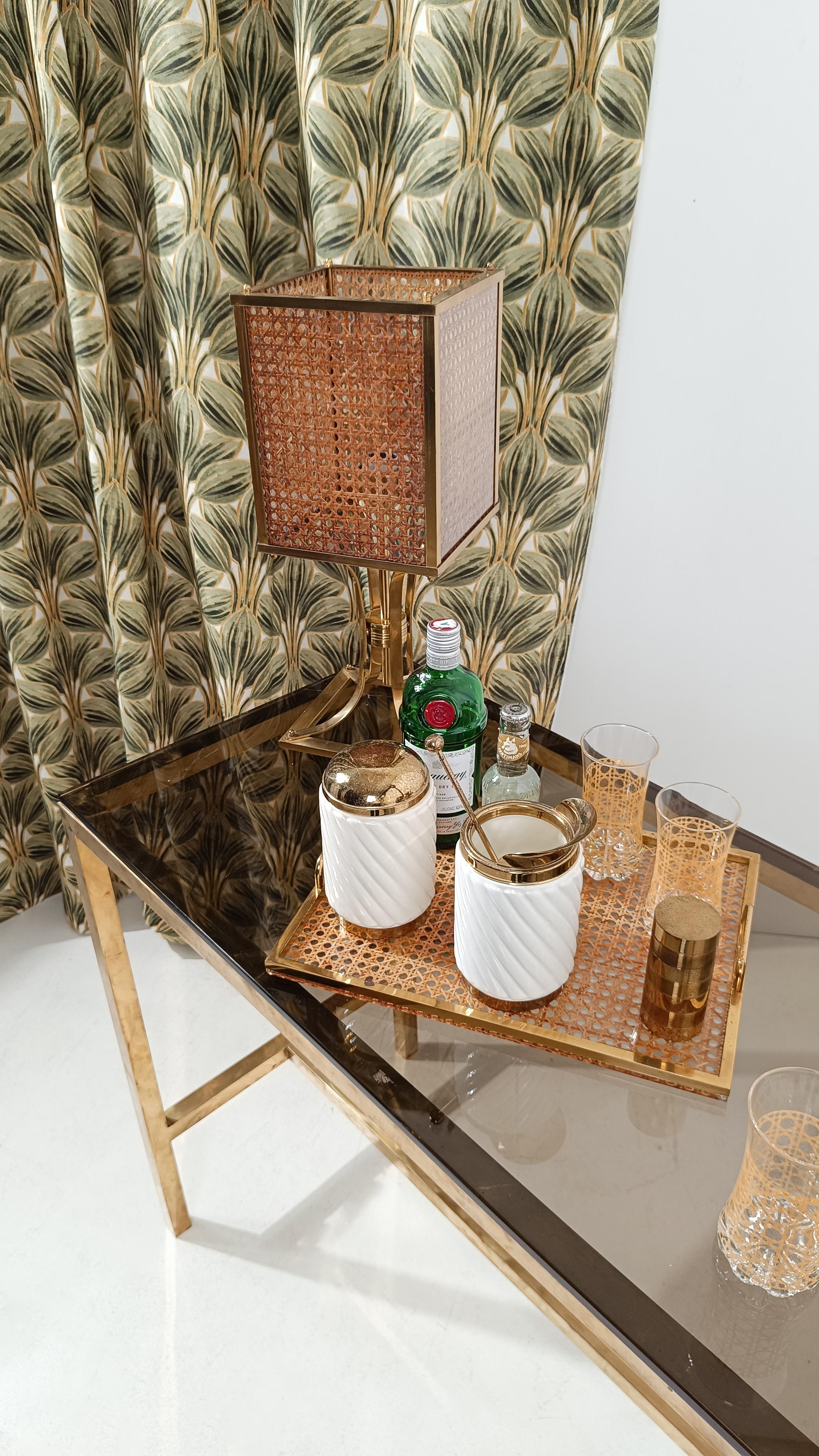 Set da cocktail da bar anni '70 in ottone e ceramica a coste bianco avorio, stile Tommaso Barbi in vendita 2