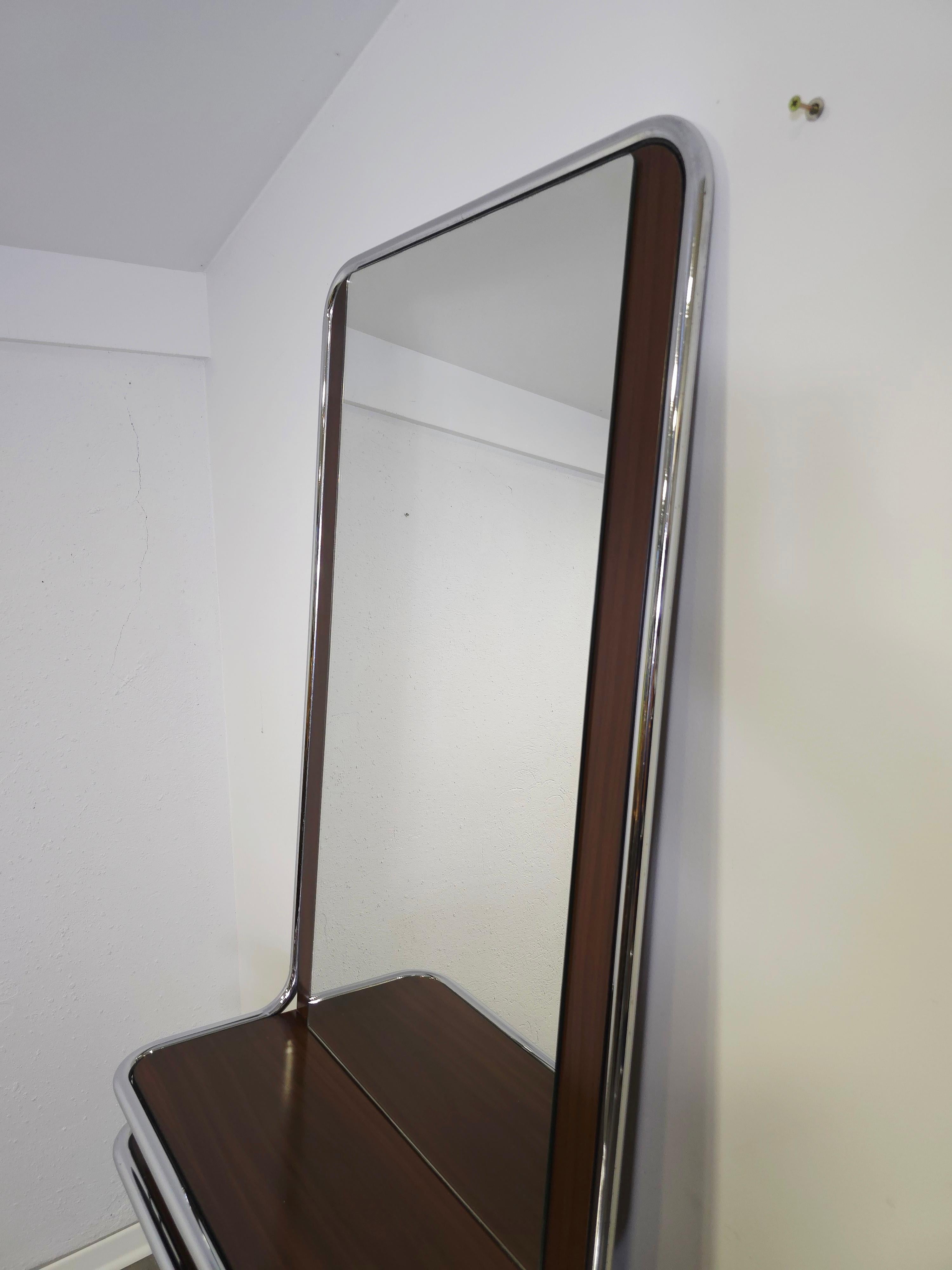 Mid-Century moderno Specchio BAUHAS anni '70 con Noce in vendita