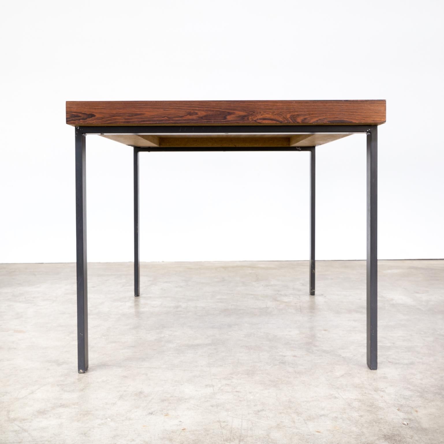 1970s Beautiful Veneer Dining Table in the Style of Milo Baughman For Sale 5