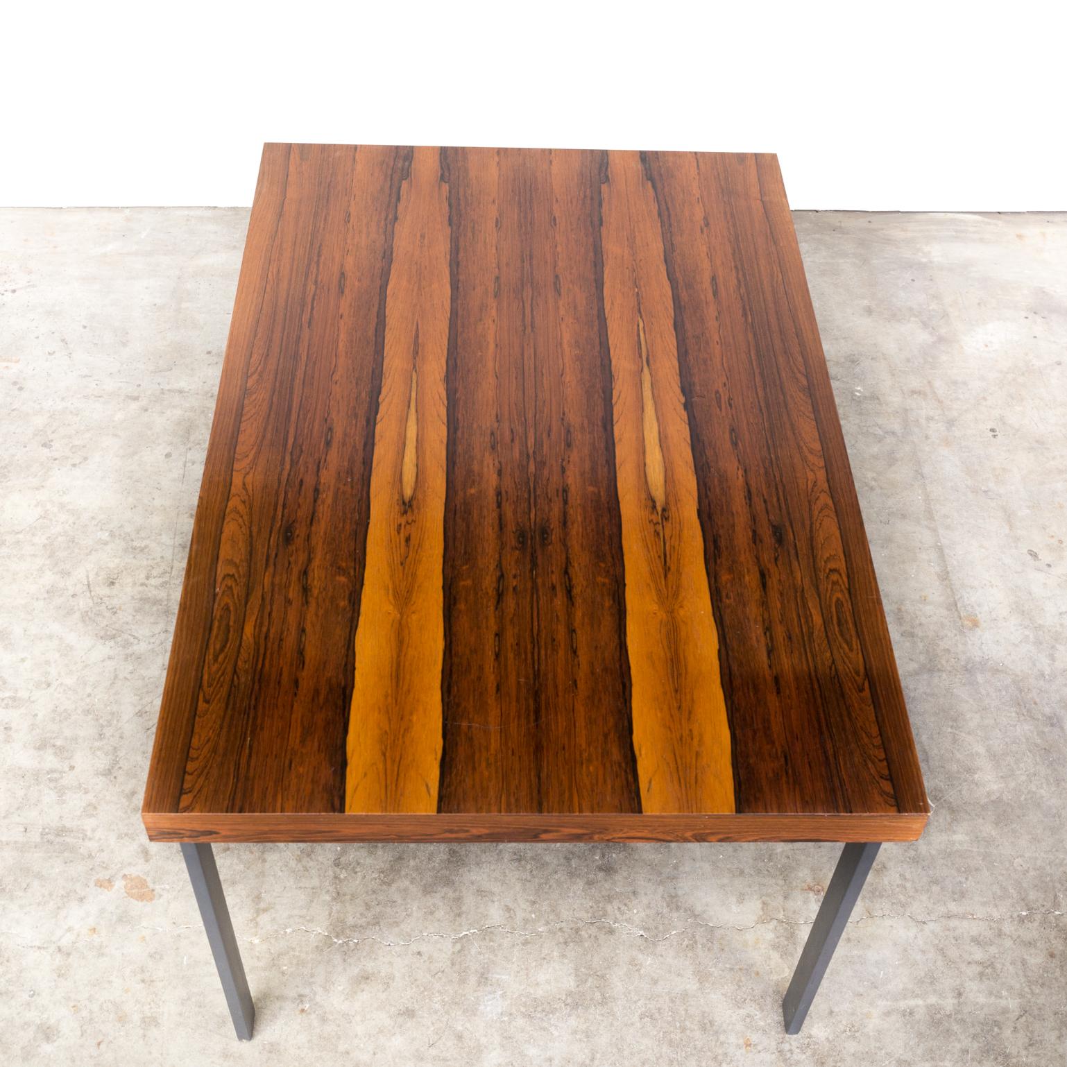 Late 20th Century 1970s Beautiful Veneer Dining Table in the Style of Milo Baughman For Sale