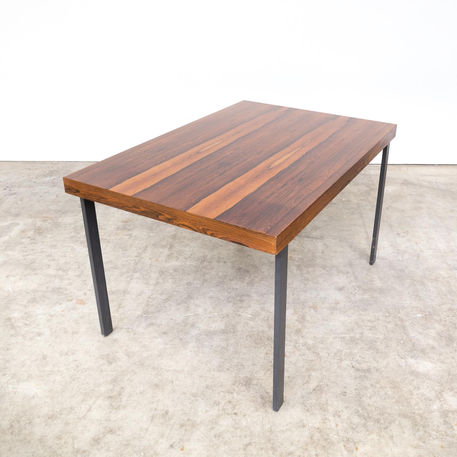 Metal 1970s Beautiful Veneer Dining Table in the Style of Milo Baughman For Sale