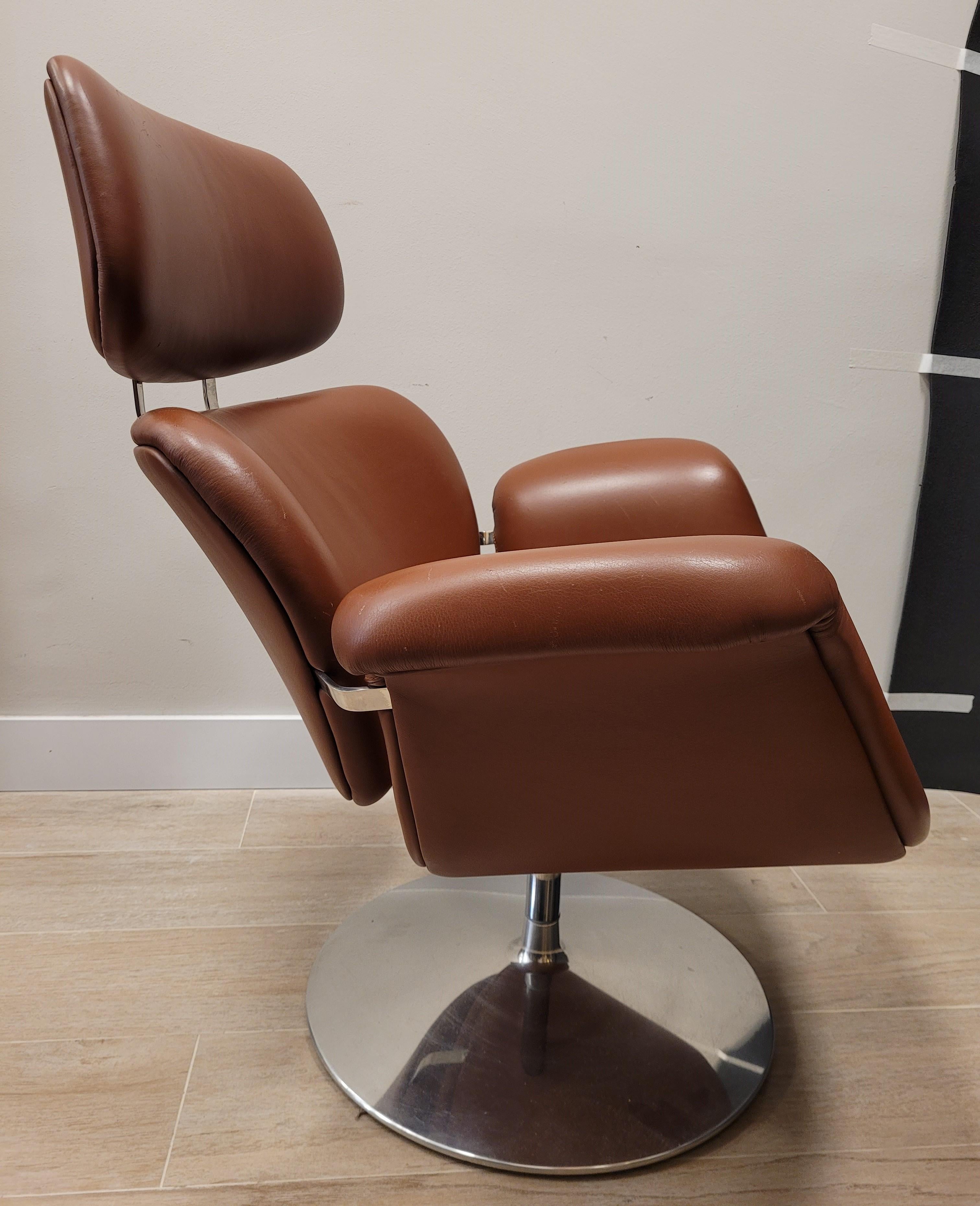 70s Big Tulip, Pierre Paulin  for Artifort Brown Chaise longue.  leather 3
