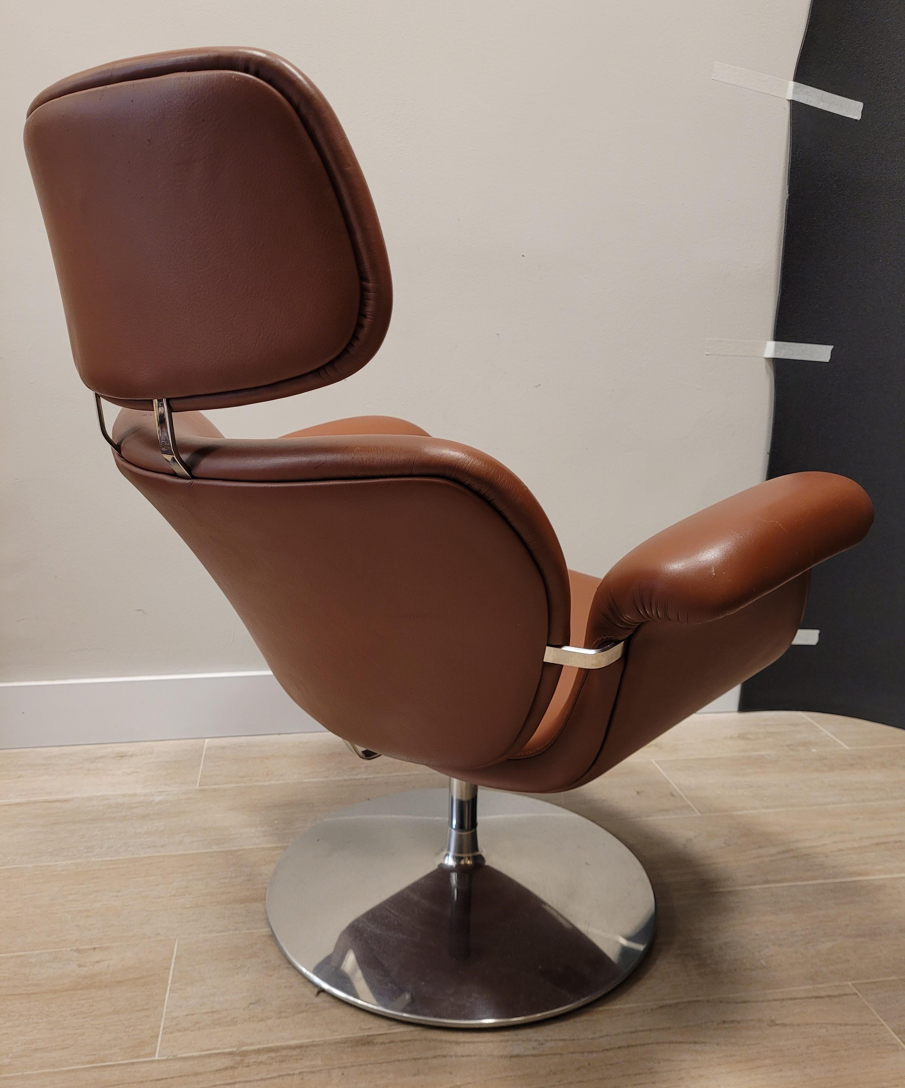 70s Big Tulip, Pierre Paulin  for Artifort Brown Chaise longue.  leather 4