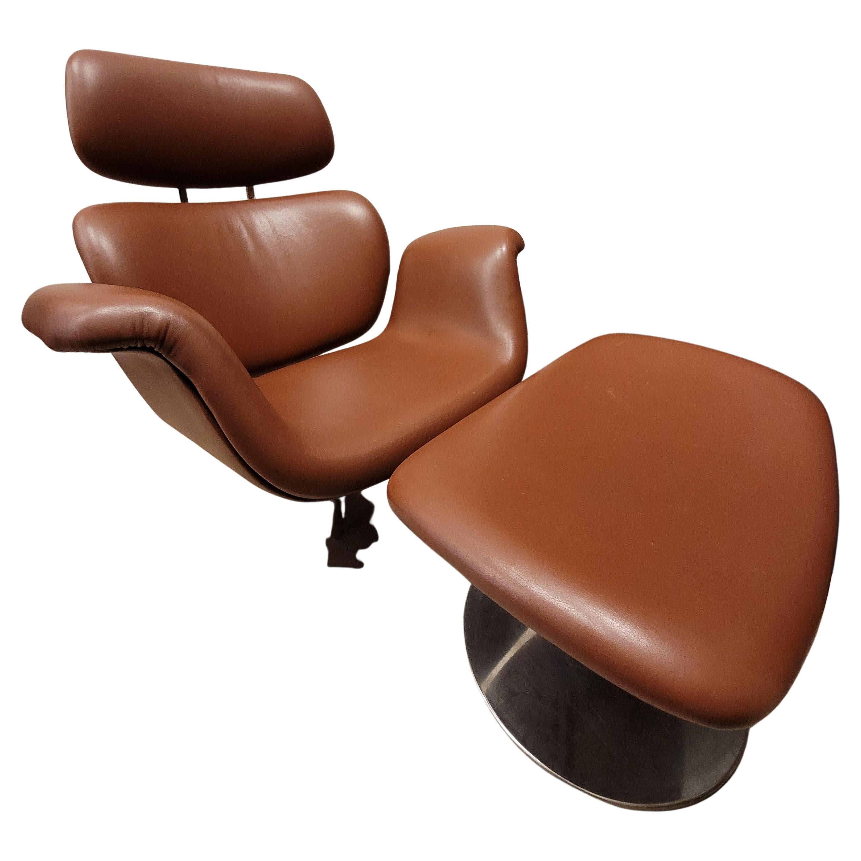 70s Big Tulip, Pierre Paulin for Artifort Brown Chaise longue. leather For  Sale at 1stDibs