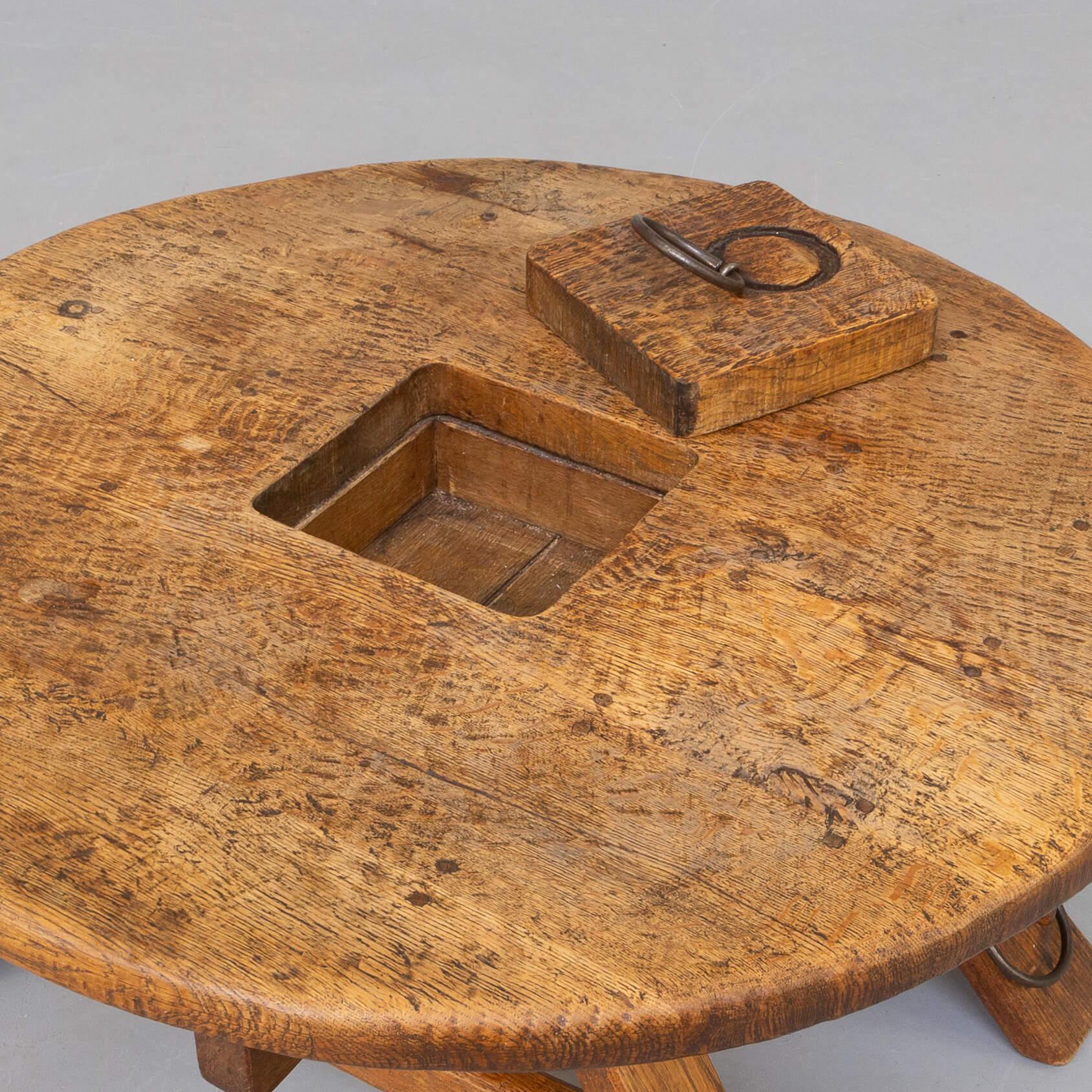 70s Brutalist Oak Round Coffee Table For Sale 2
