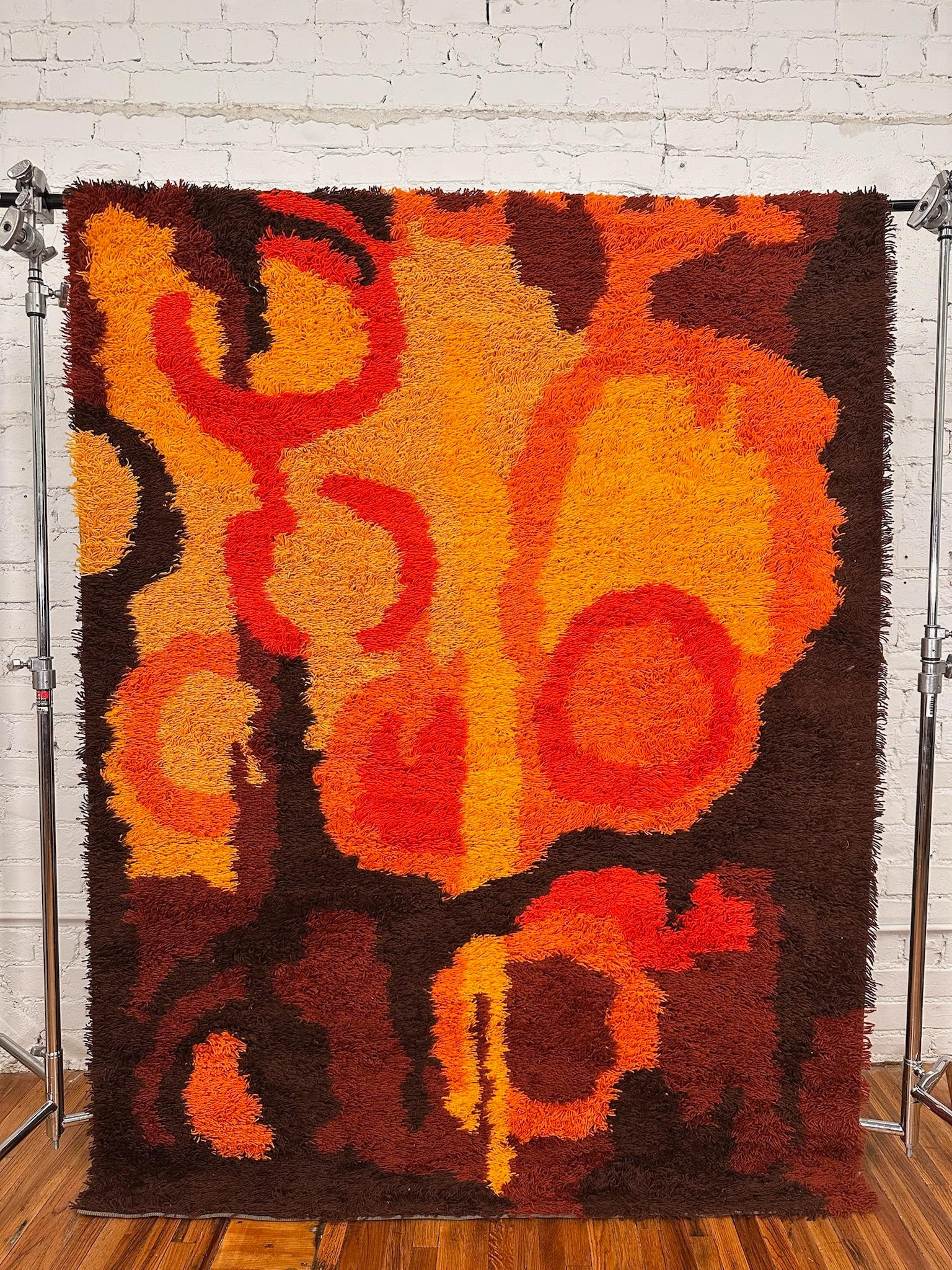 Provenant d'une collection folle qui a été conservée pendant des décennies !
Tous les nouveaux tapis vintage des années 60/70 UNUSED !

Tapis CARMEN Abstract Circle Brown Orange Rya

Créateur : Carmen

100% Authentique ! !!



Condit : Nouveau avec