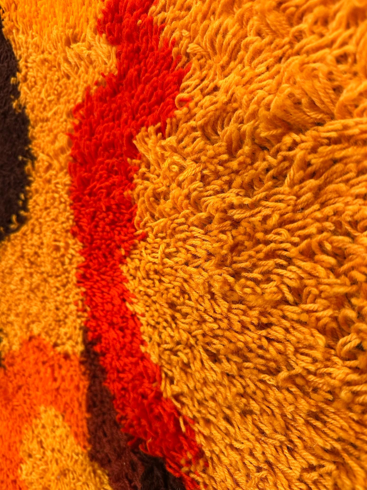 CARMEN 70's Abstract Circle Brown Orange UNUSED Mid Century Wool Rya Rug Modern en vente 1