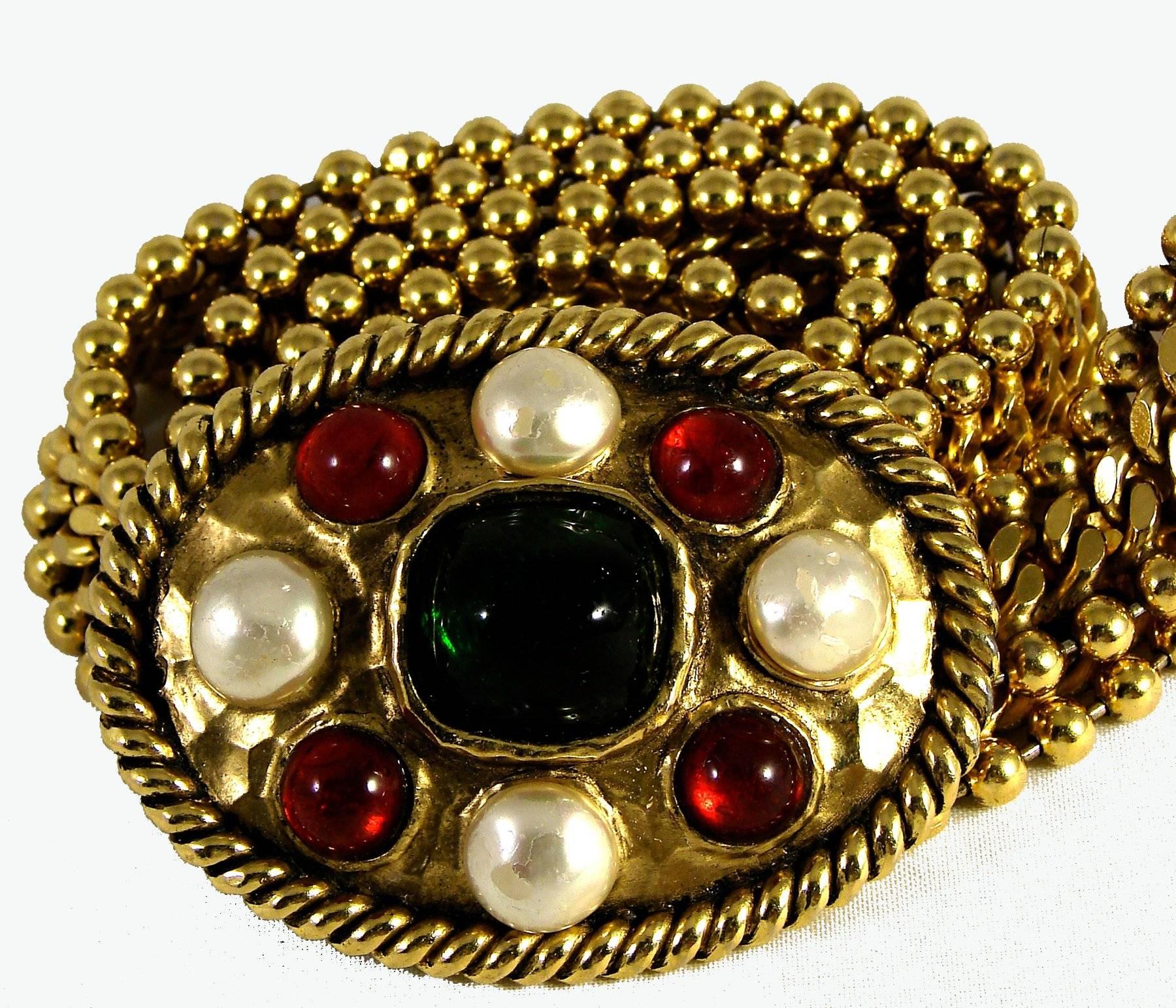 70s Chanel Byzantine Chain Belt with Faux Pearl Red Green Poured Glass Buckle M In Good Condition In Port Saint Lucie, FL