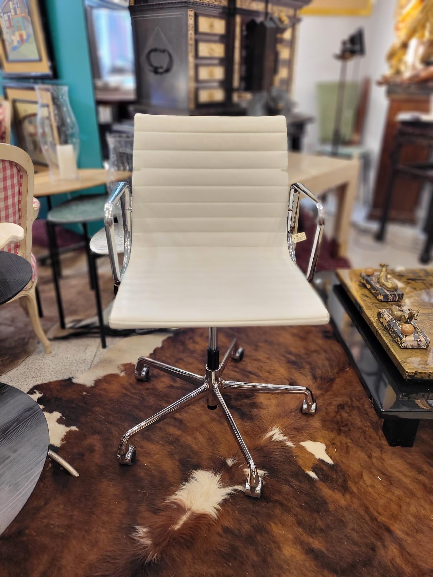 70s Charles & Ray Eames EA 117 White  Chair for Vitra aluminium leather 10