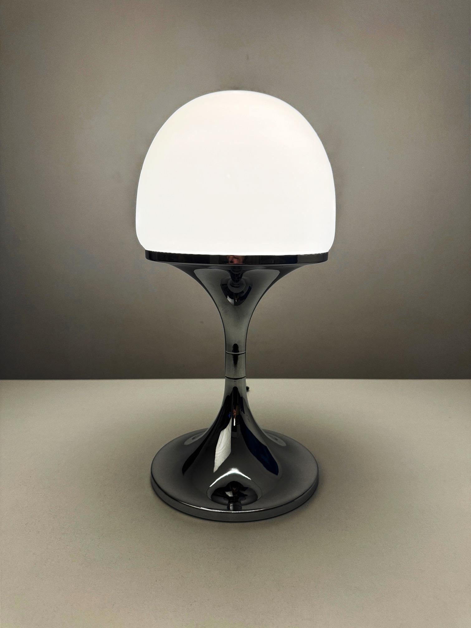 70s Chrome and Opaline Table Lamp – Space Age Design For Sale 1