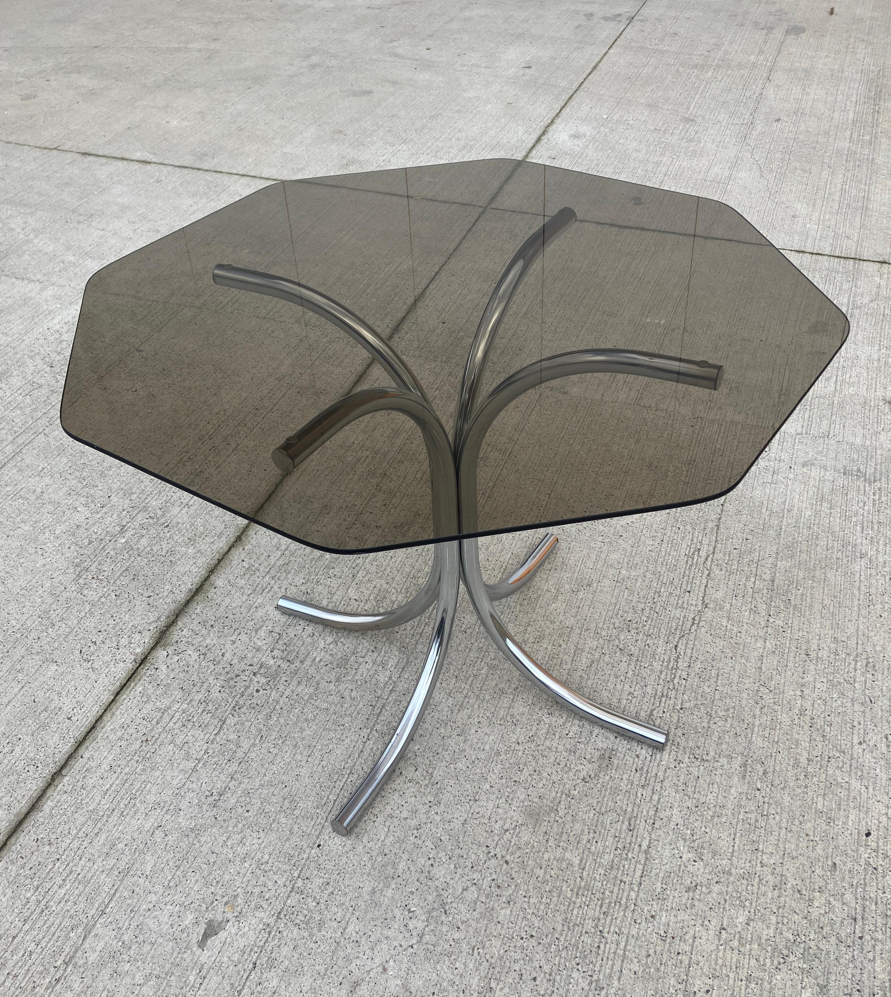 70's Classic Smoked Glass and Chrome Dining Table - Hexagonal  For Sale 1