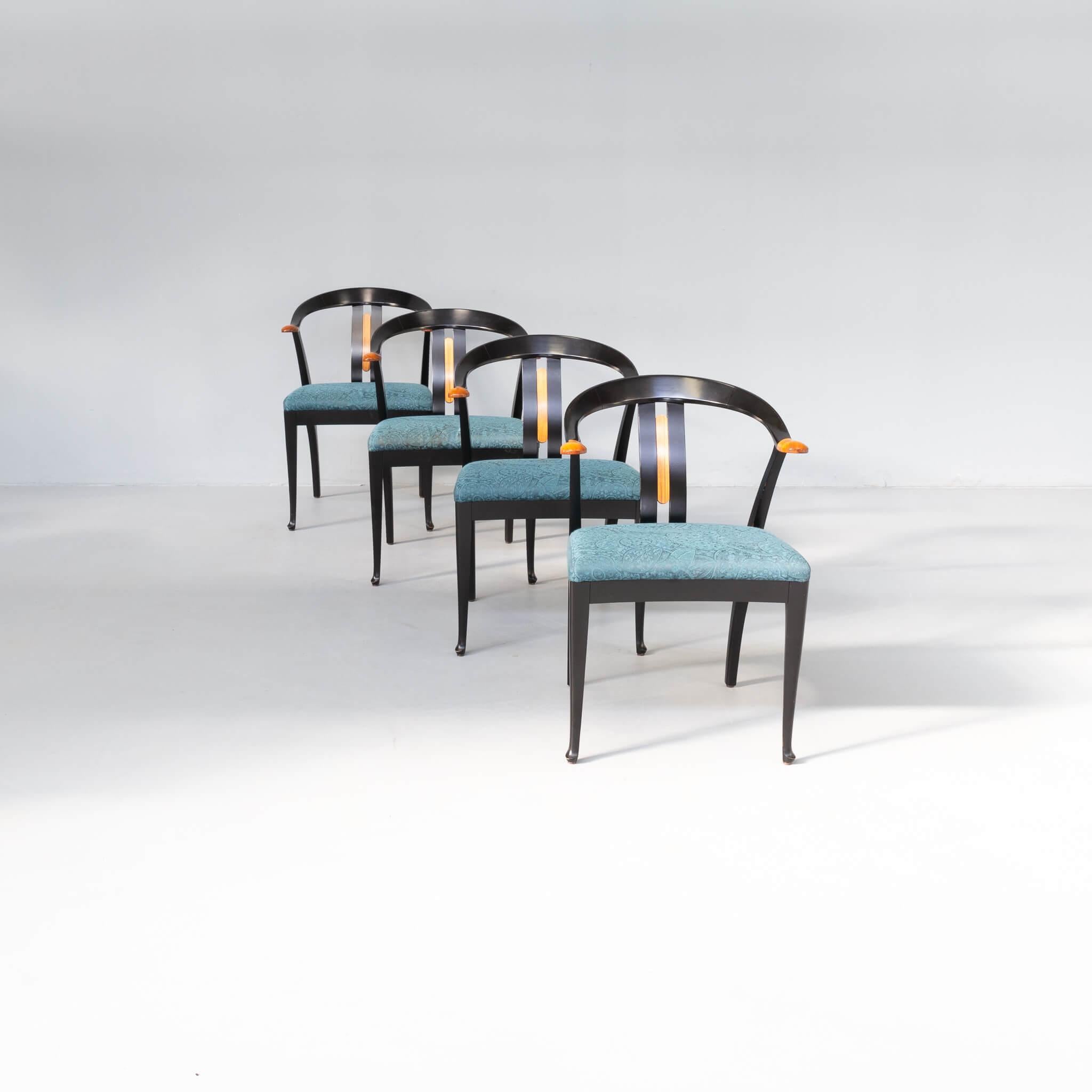 The tradition of Giorgetti goes back to more than 100 years ago when it started its activity in Brianza and it still forges ahead with innovation, conserving the patrimony of its experience in cabinet making. The uniqueness of Giorgetti lies in its