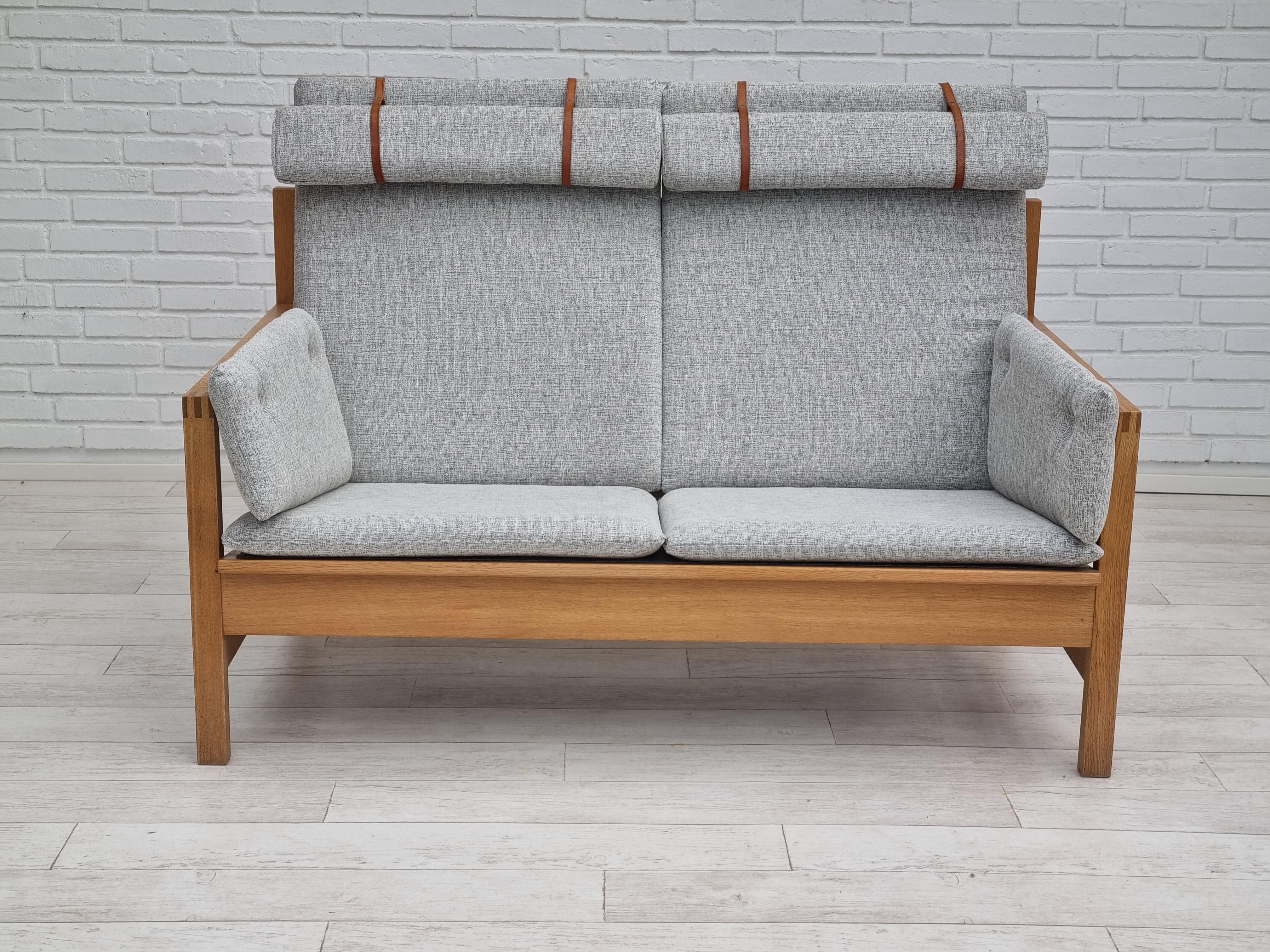 Late 20th Century 70s, Danish design by Børge Mogensen, 2 seater sofa, model 2252, oak wood