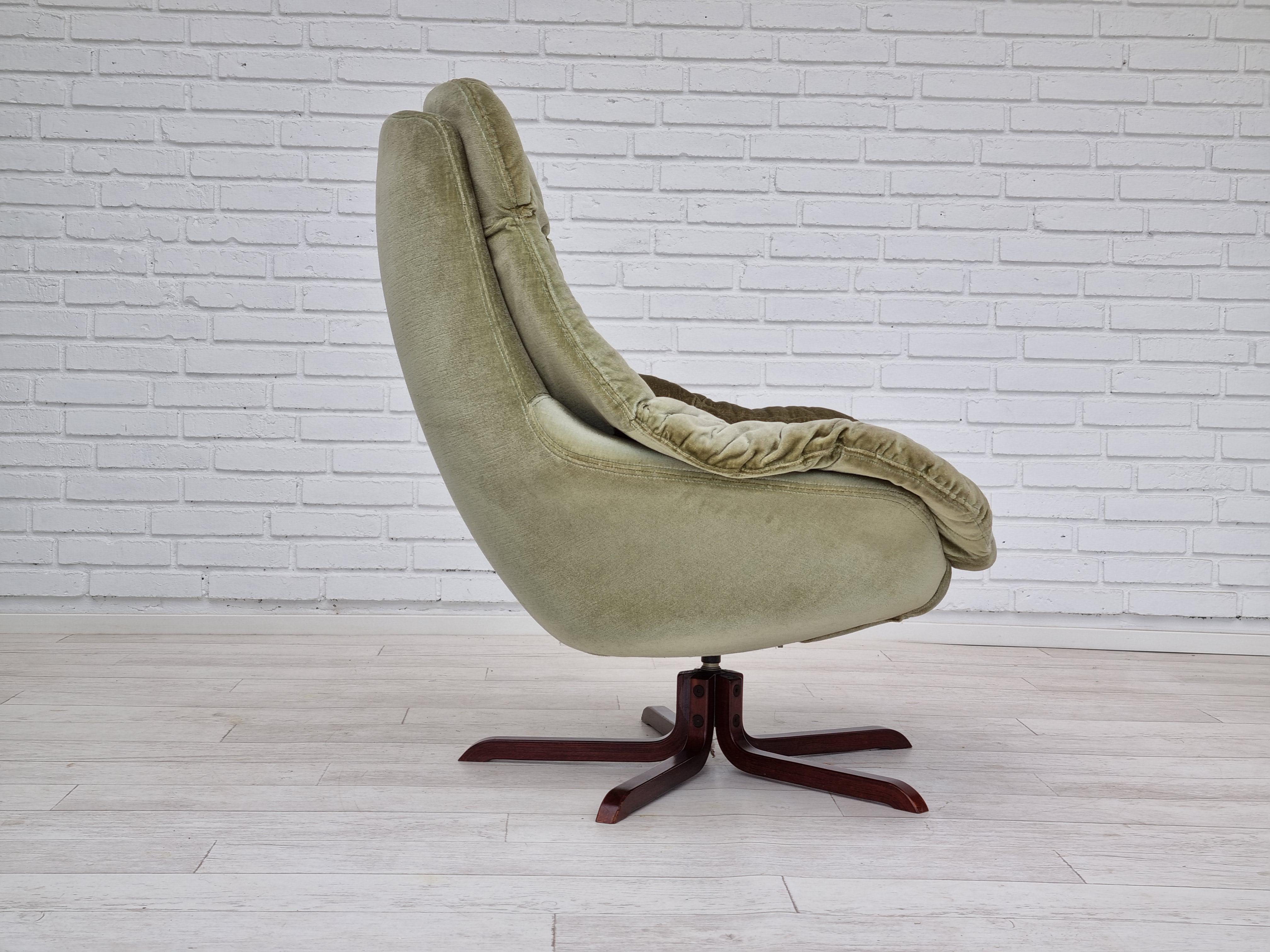 70s, Danish Design by H.W.Klein, Model Silhouette, Swivel Armchair 1