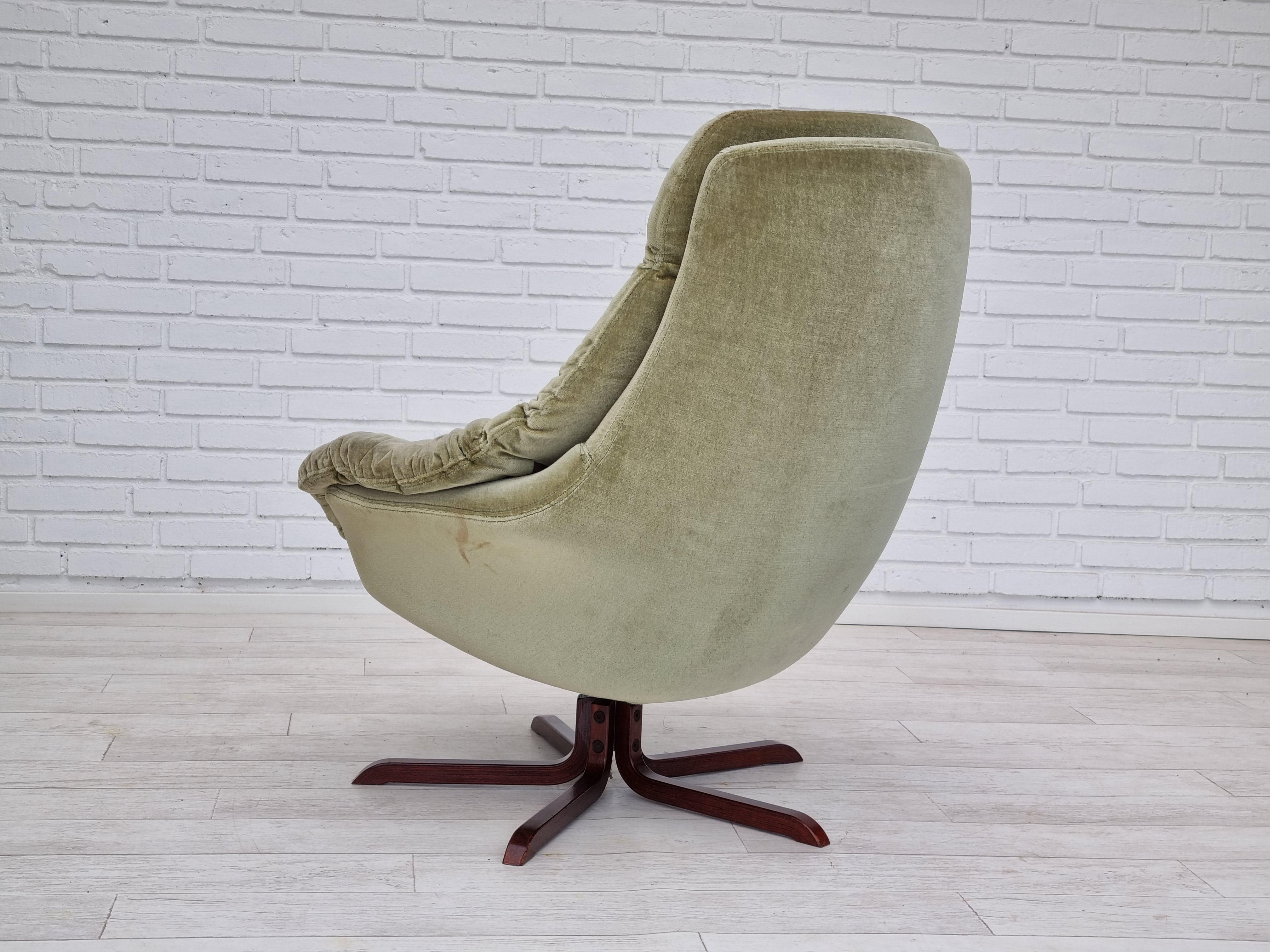 70s, Danish Design by H.W.Klein, Model Silhouette, Swivel Armchair 2
