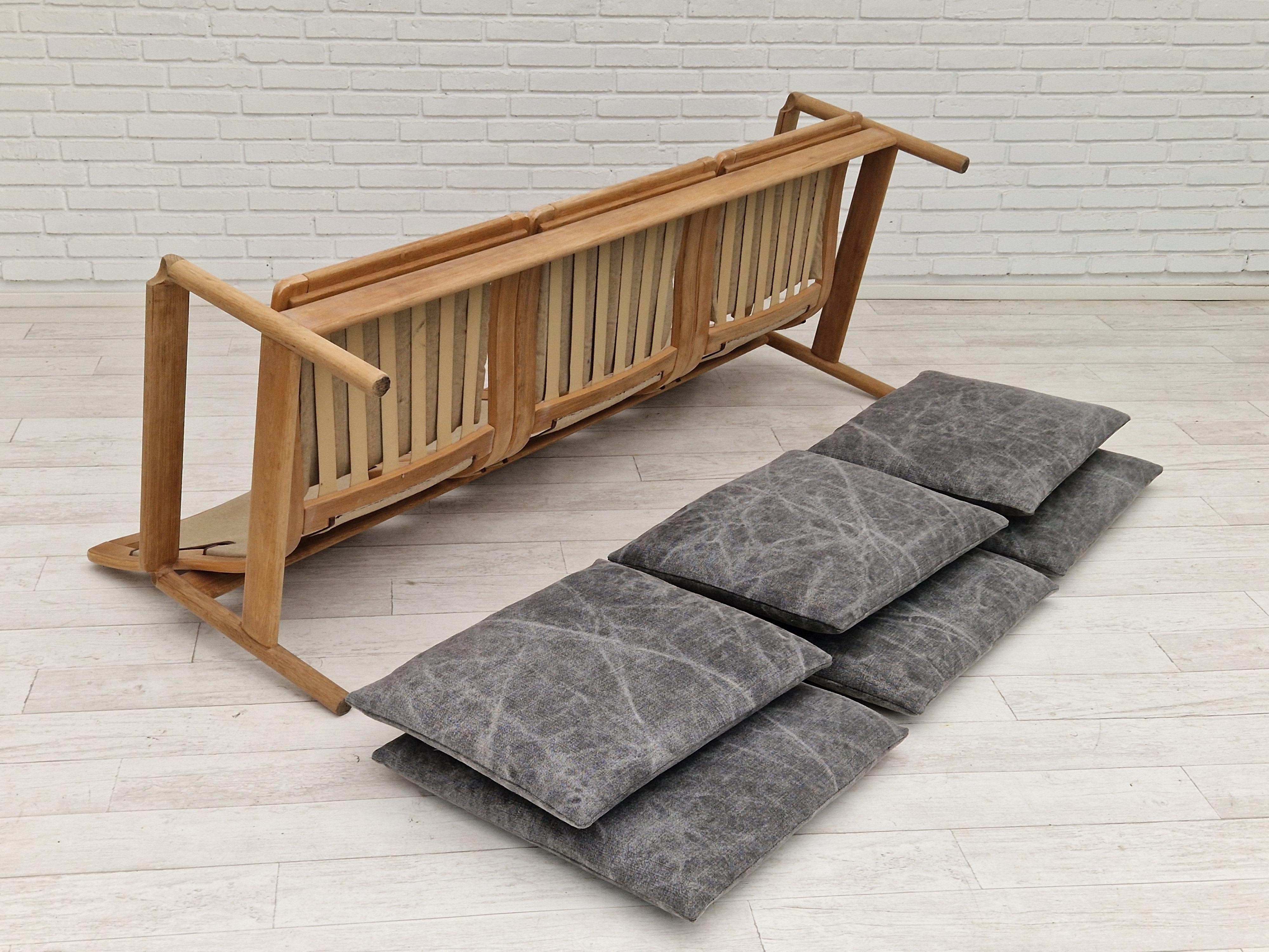 70s, Danish design, renovated 3 seater sofa, linen furniture fabric, oak wood For Sale 8