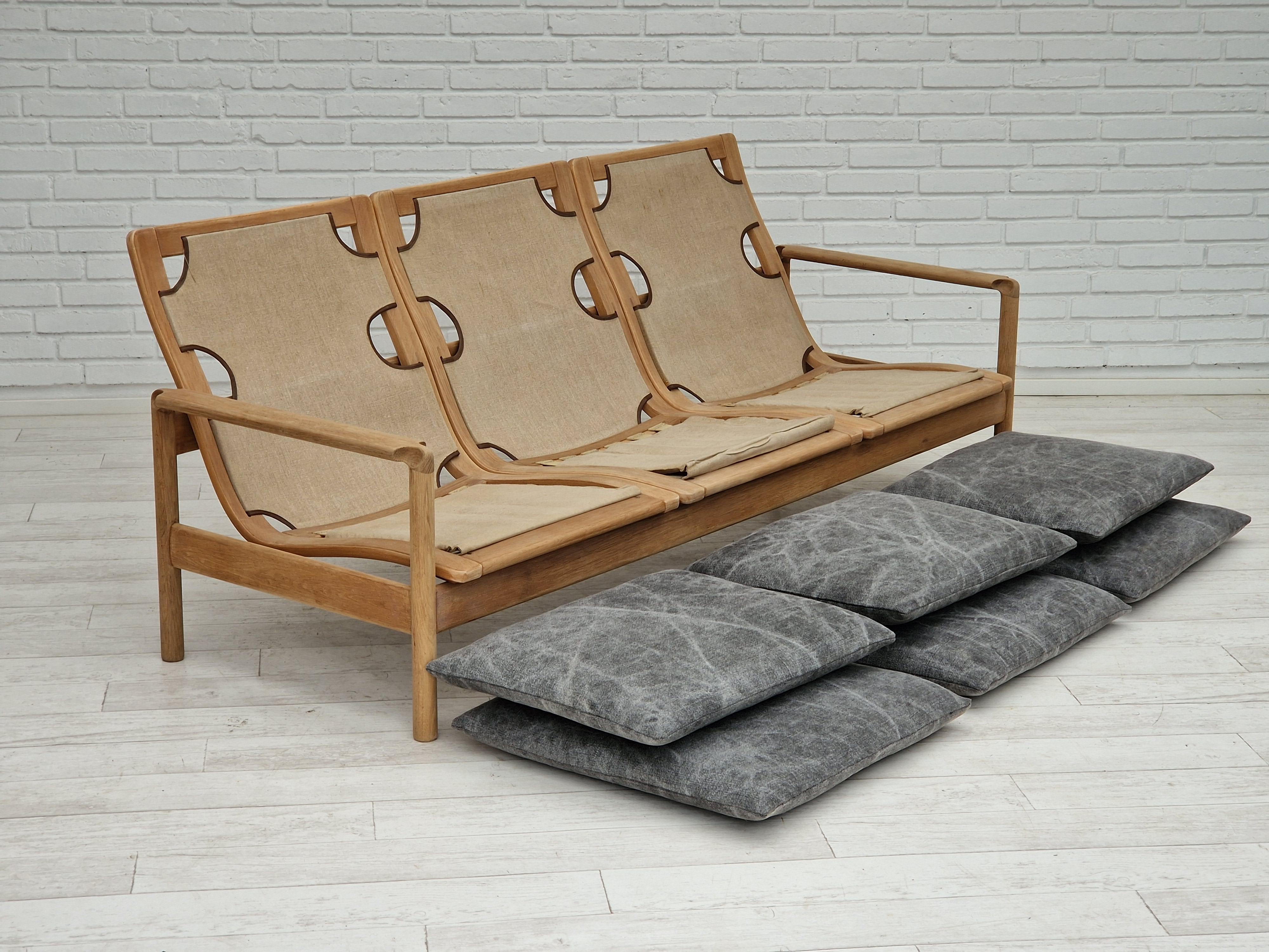 Linen 70s, Danish design, renovated 3 seater sofa, linen furniture fabric, oak wood For Sale
