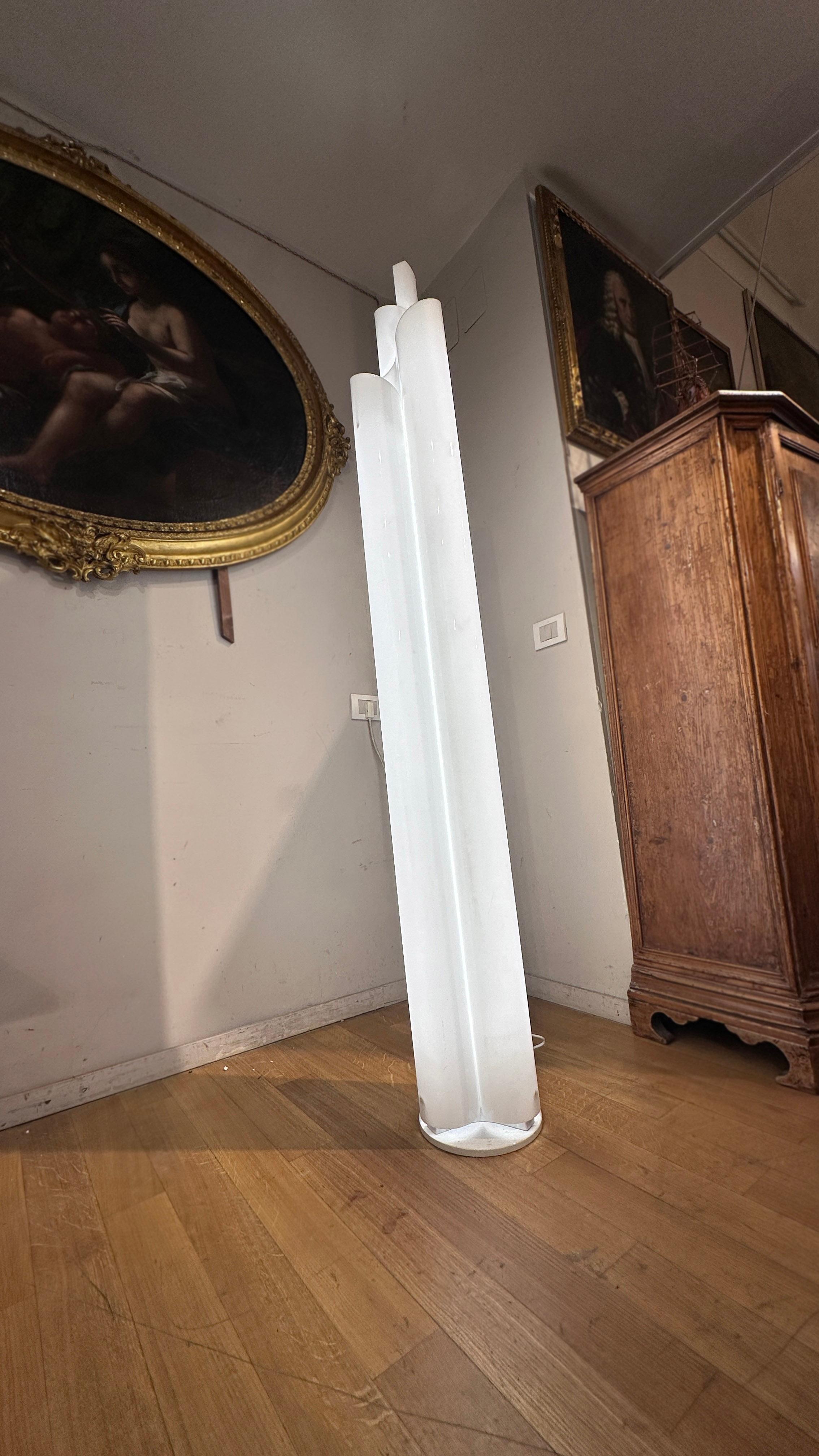 Lacquered 70's DESIGN FLOOR LAMP CHIMERA For Sale