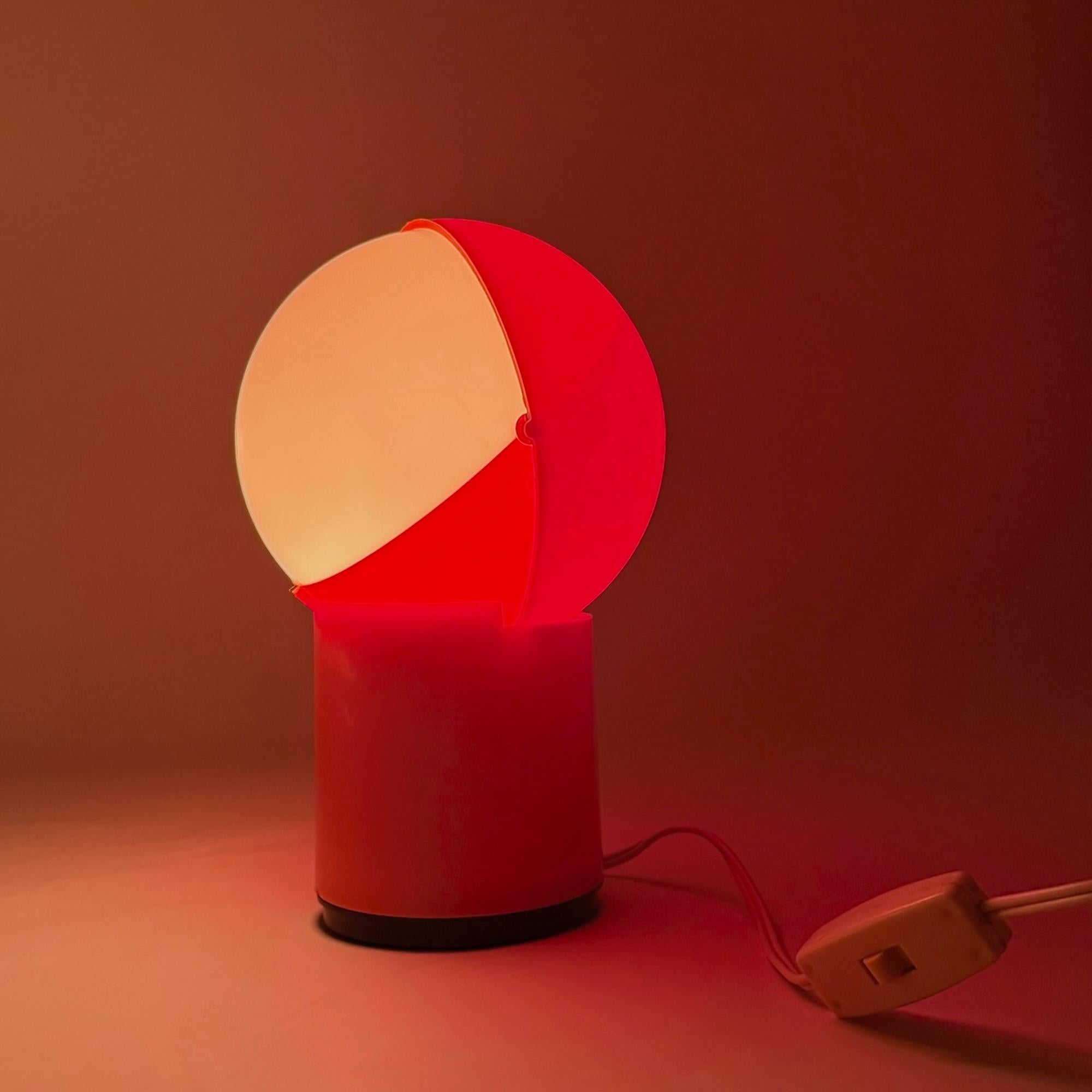 This Space Age lamp, the ‘Sfera Notte’ (Night Sphere) model by Gagiplast, Italy, perfectly captures the bold and imaginative spirit of 1970s futuristic design.

Its sculptural form reflects the era’s fascination with geometric, otherworldly