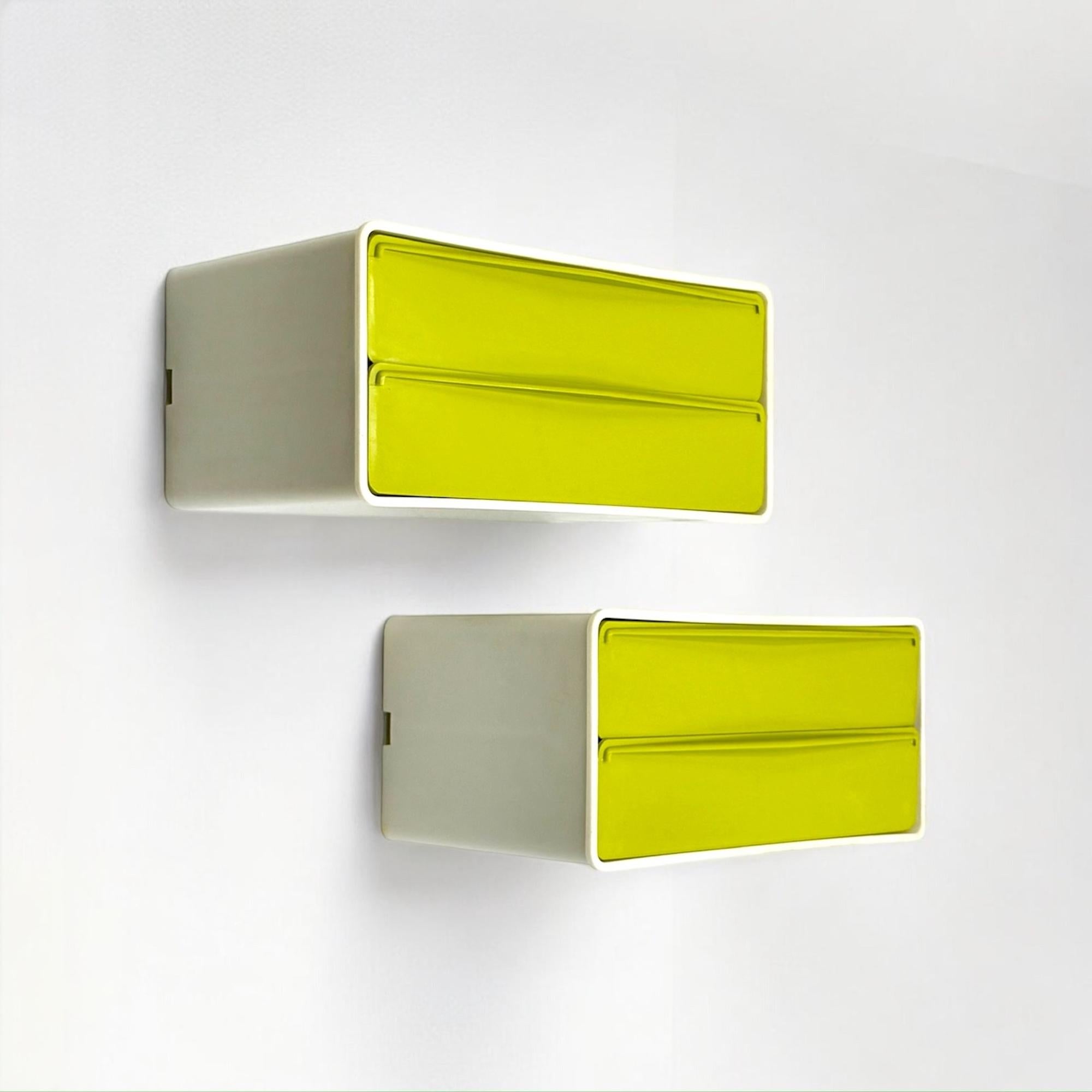 70s Design Wall Units with Pea-Green Drawers, Set of 2 In Good Condition For Sale In San Benedetto Del Tronto, IT