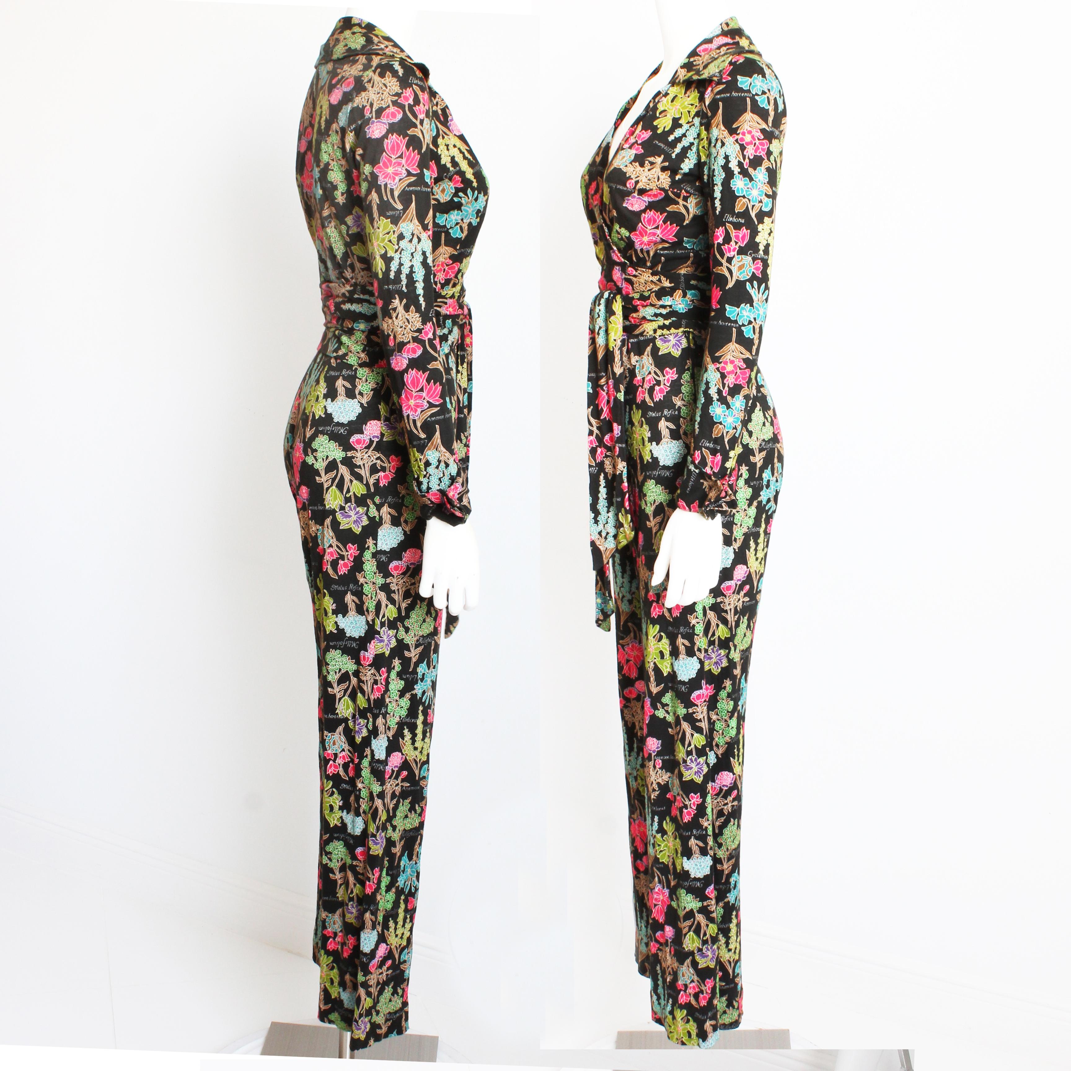70er Diane Von Furstenberg Wickelbluse und Hose Set aus geblümtem Jersey mit Blumenmuster Selten Gr. 12 im Angebot 2