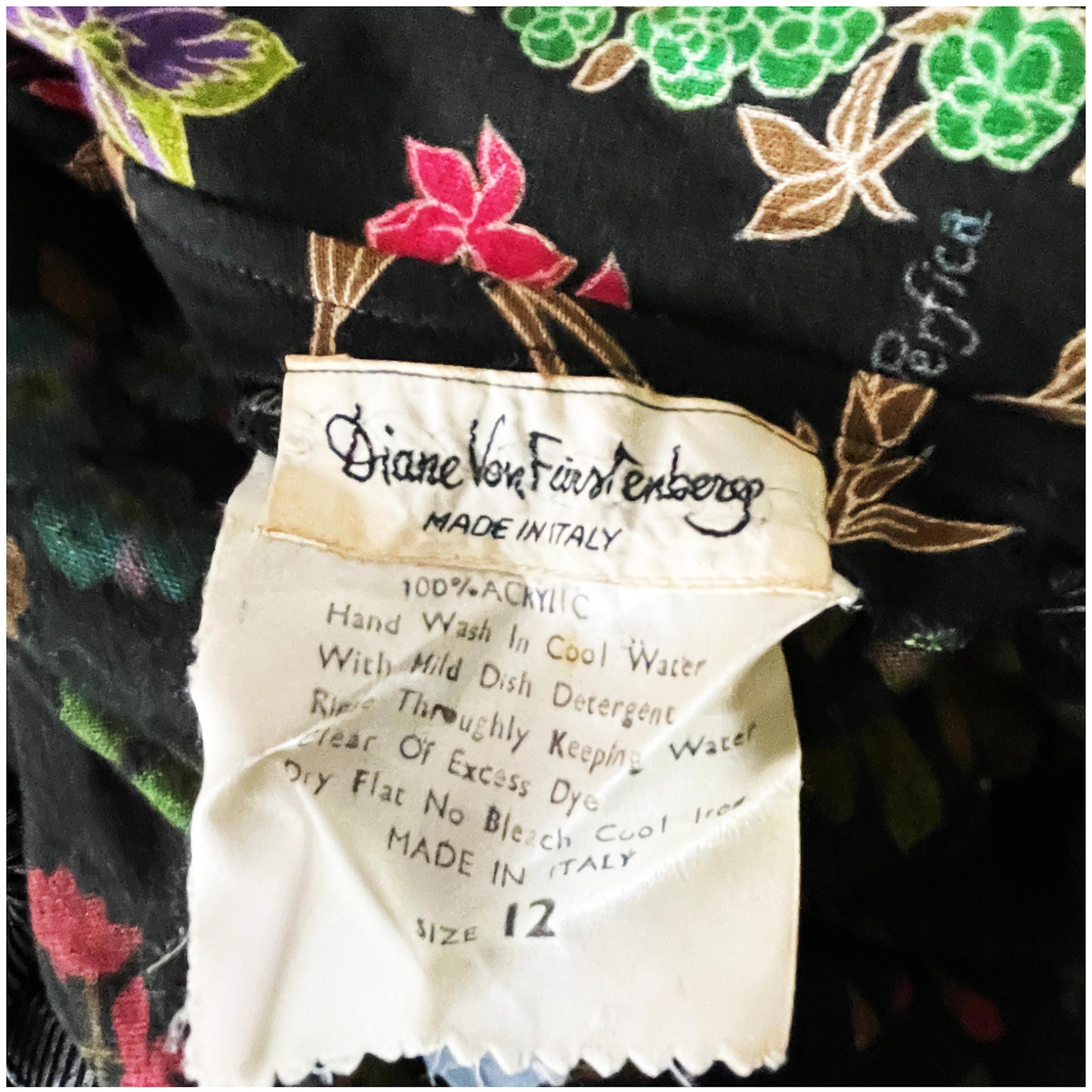 70s Diane Von Furstenberg Wrap Blouse and Pants Set Floral Jersey Rare Sz 12 For Sale 5