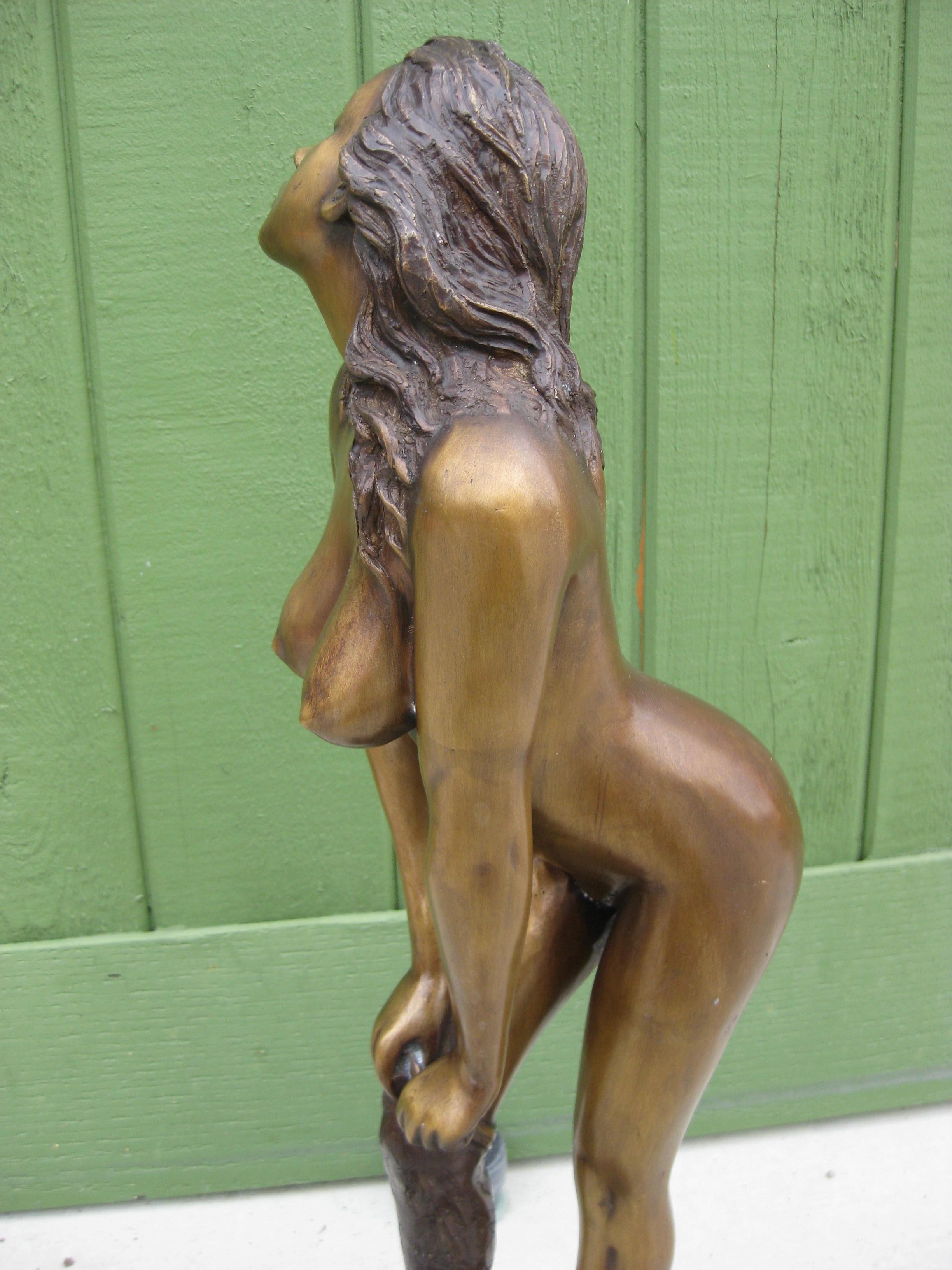 Scultura erotica in bronzo degli anni '70, nuda, risicata ed esotica, firmata! Francese? 23