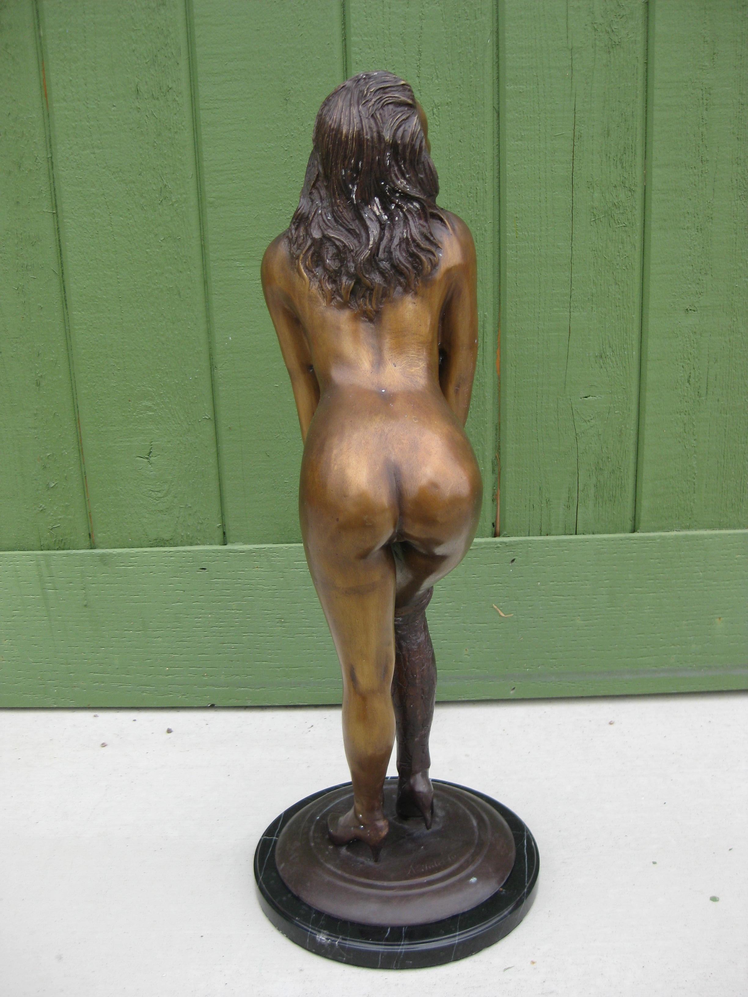 Scultura erotica in bronzo degli anni '70, nuda, risicata ed esotica, firmata! Francese? 23