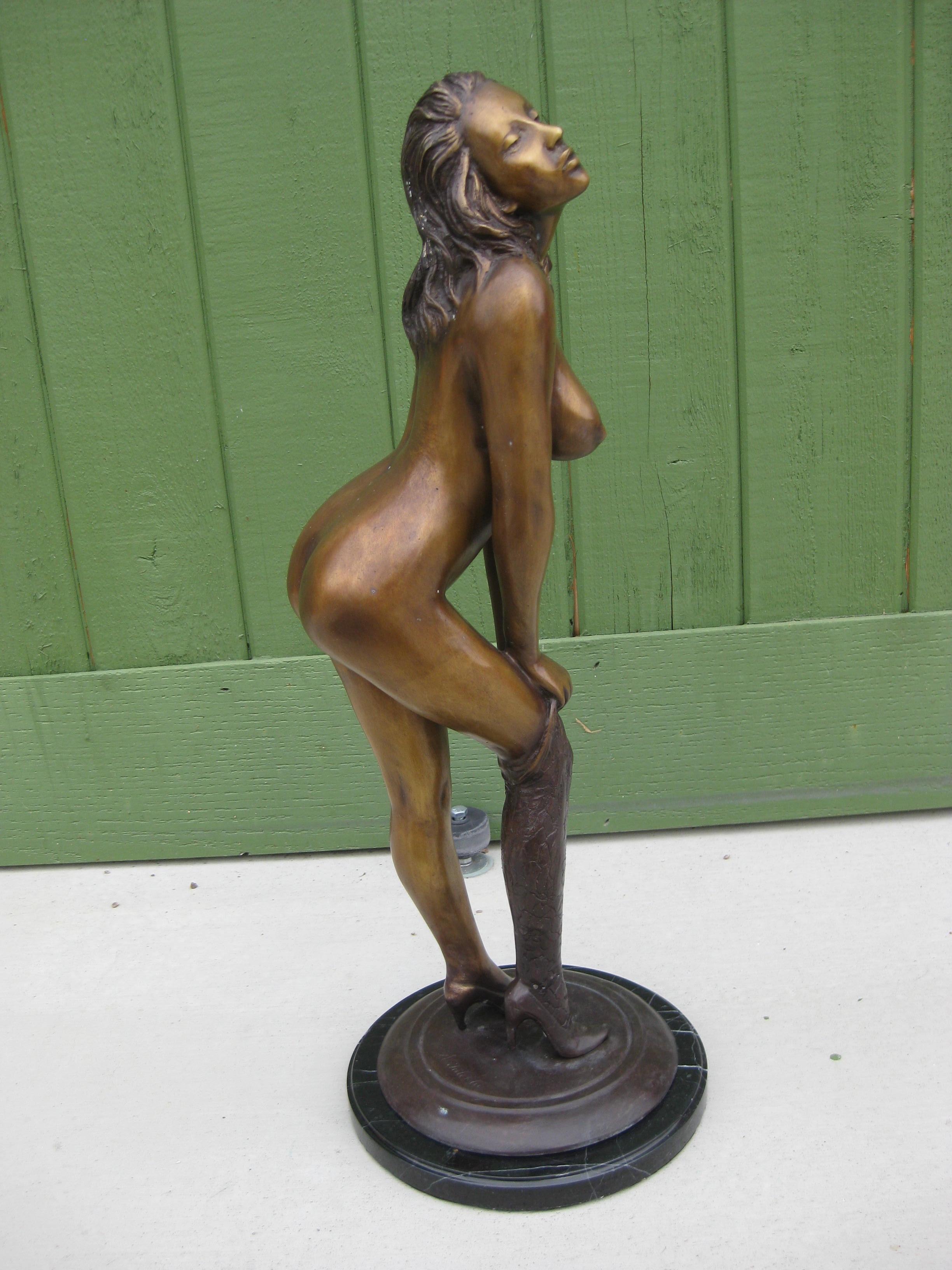 Scultura erotica in bronzo degli anni '70, nuda, risicata ed esotica, firmata! Francese? 23