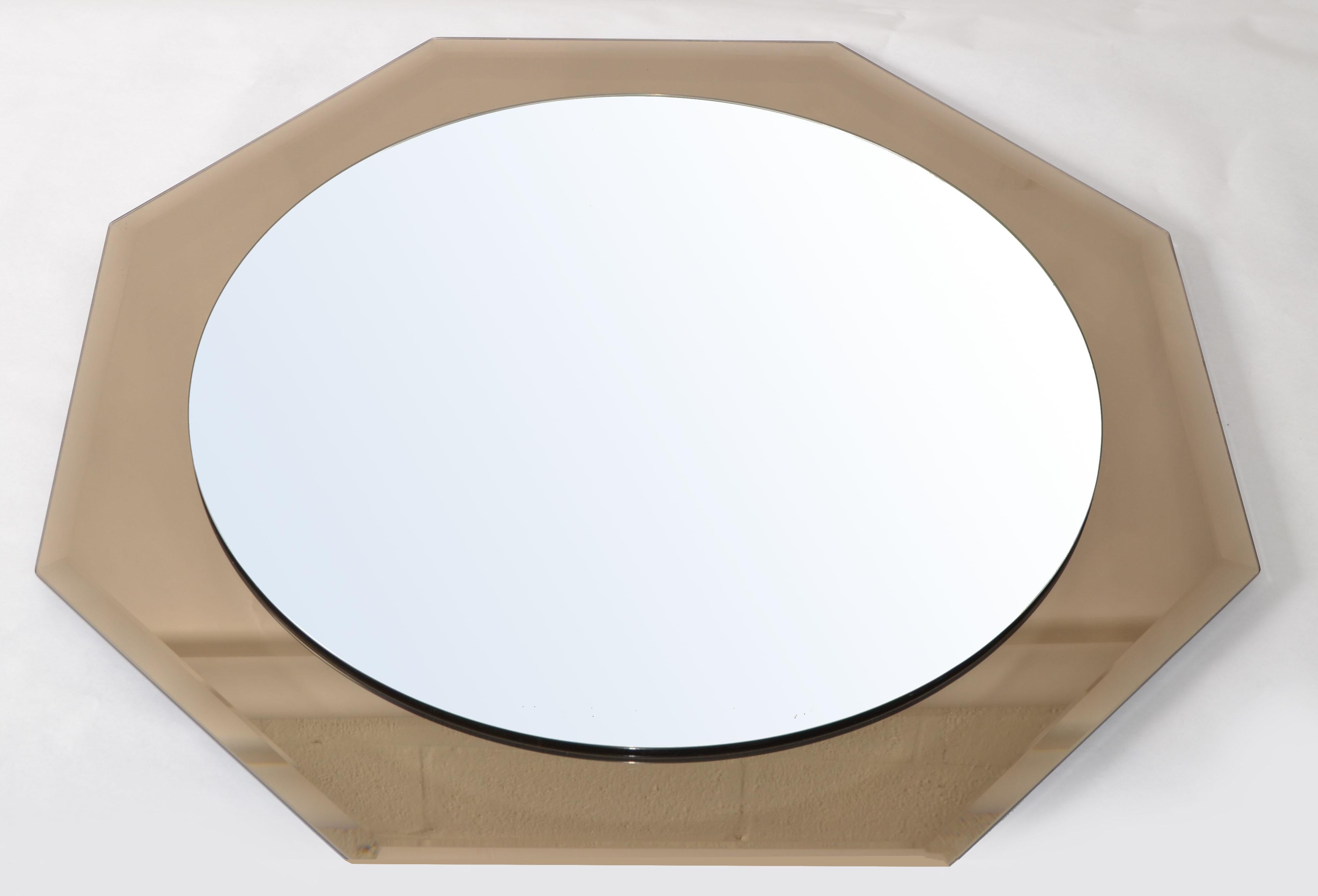Fontana Arte anni '70 Specchio da parete in vetro fumé ottagonale smussato Deco Mirror Veca In condizioni buone in vendita a Miami, FL