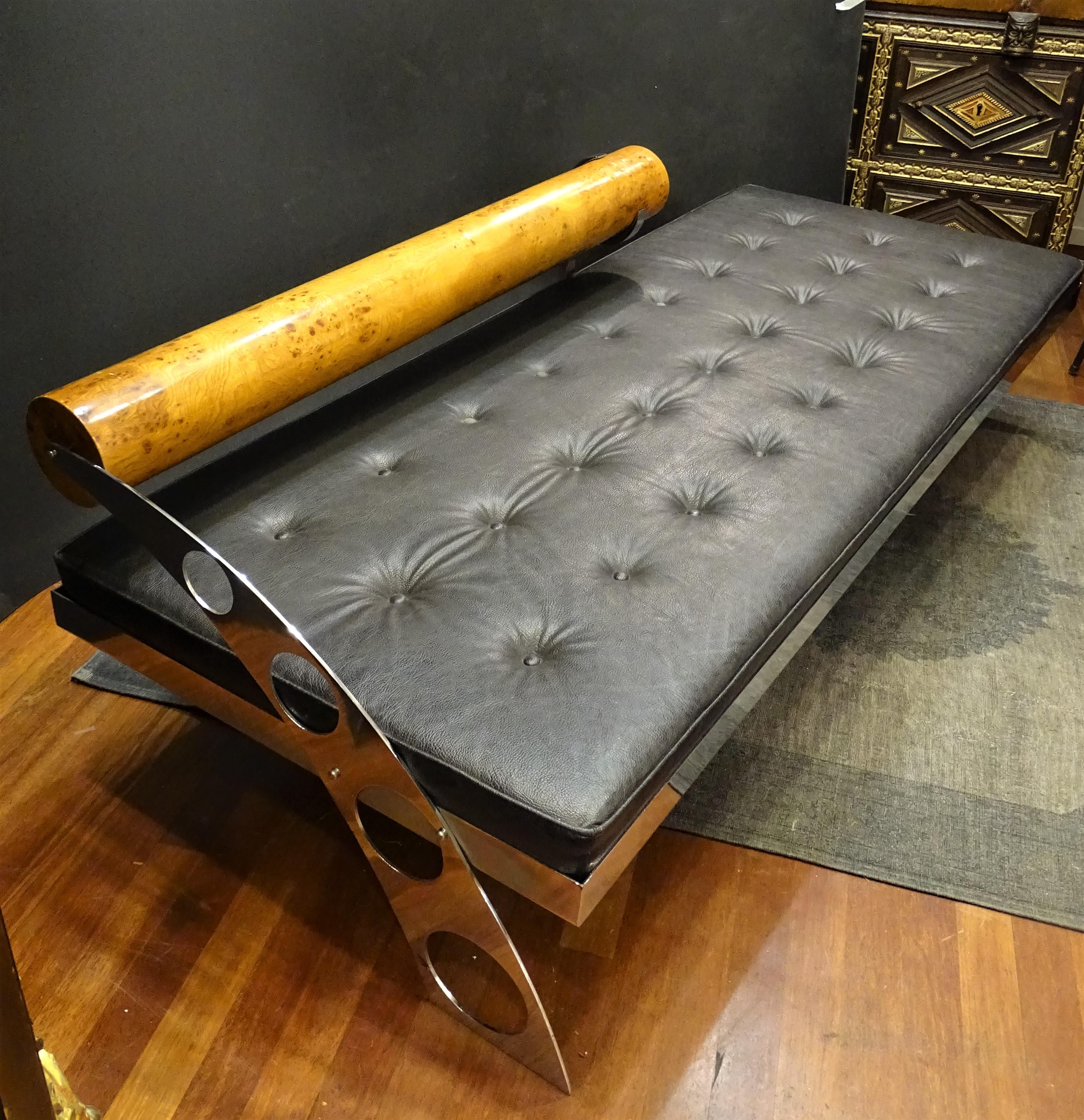 70s French Black Chaise Longue, Daybed, Leather, Wood and Steel In Good Condition In Valladolid, ES