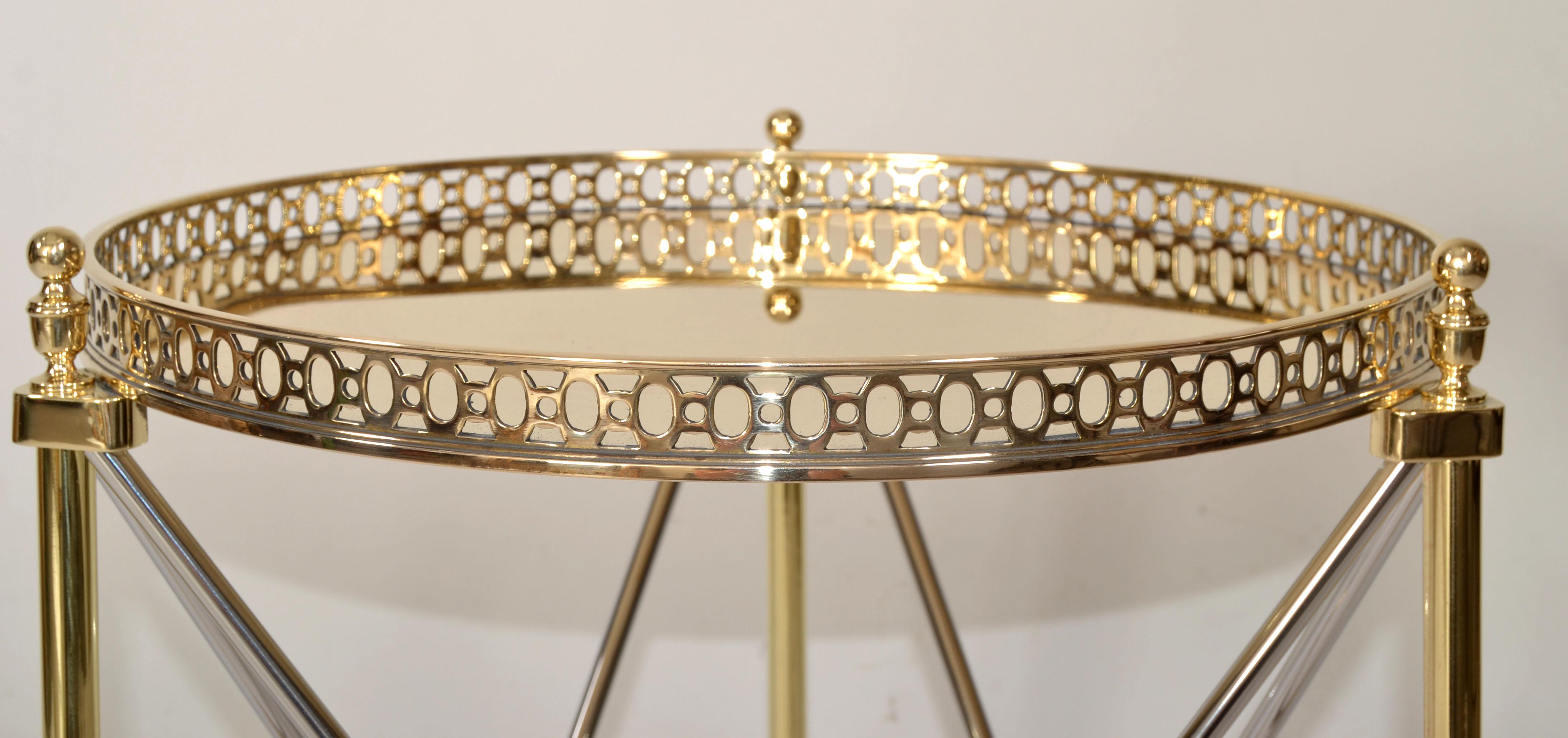 70s French Maison Jansen Style Brass Chrome Round Tray Top End Side Drink Table  In Good Condition For Sale In Miami, FL