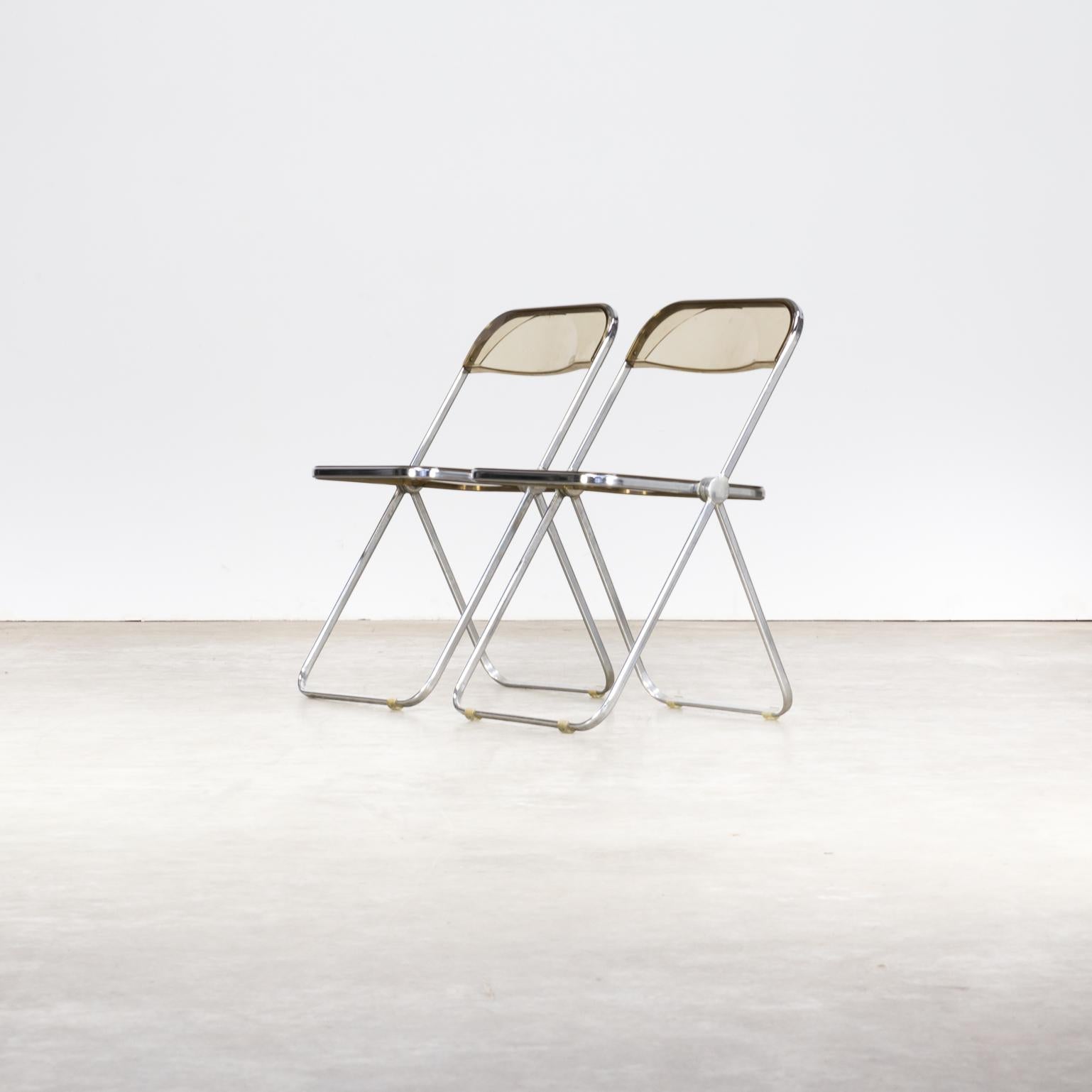 1970s Giancarlo Piretti ‘Plia’ folding chair for Castelli set of 2. Good condition, consistent with age and use.