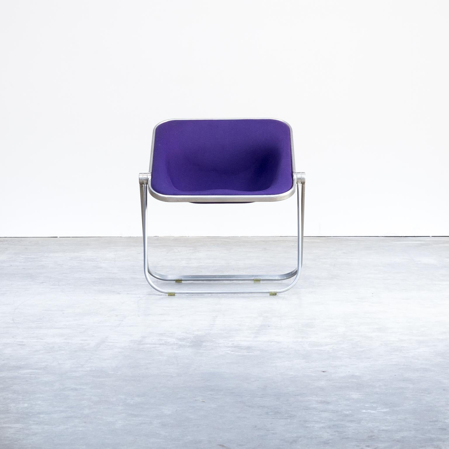 1970s Giancarlo Piretti ‘Plona’ folding chair for Castelli. He designed this foldable and comfortable Plona lounge chair for Castelli in 1969. This lounge chair evolved from the award winning Plona chair in 1967. The chair is, foldable, yet it holds